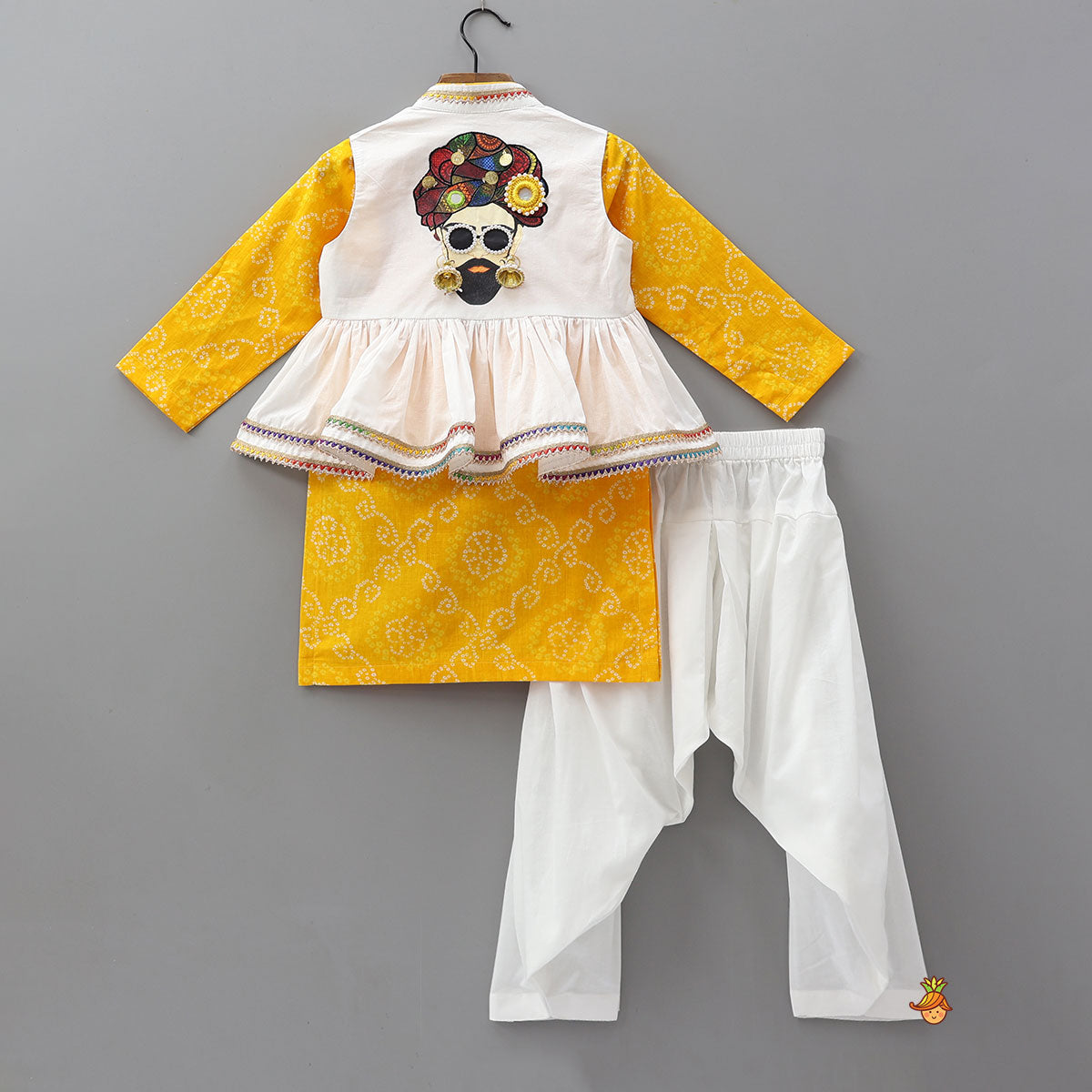 Pre Order: Bandhani Printed Kurta With Kediya Style Jacket And Salwar With Headband