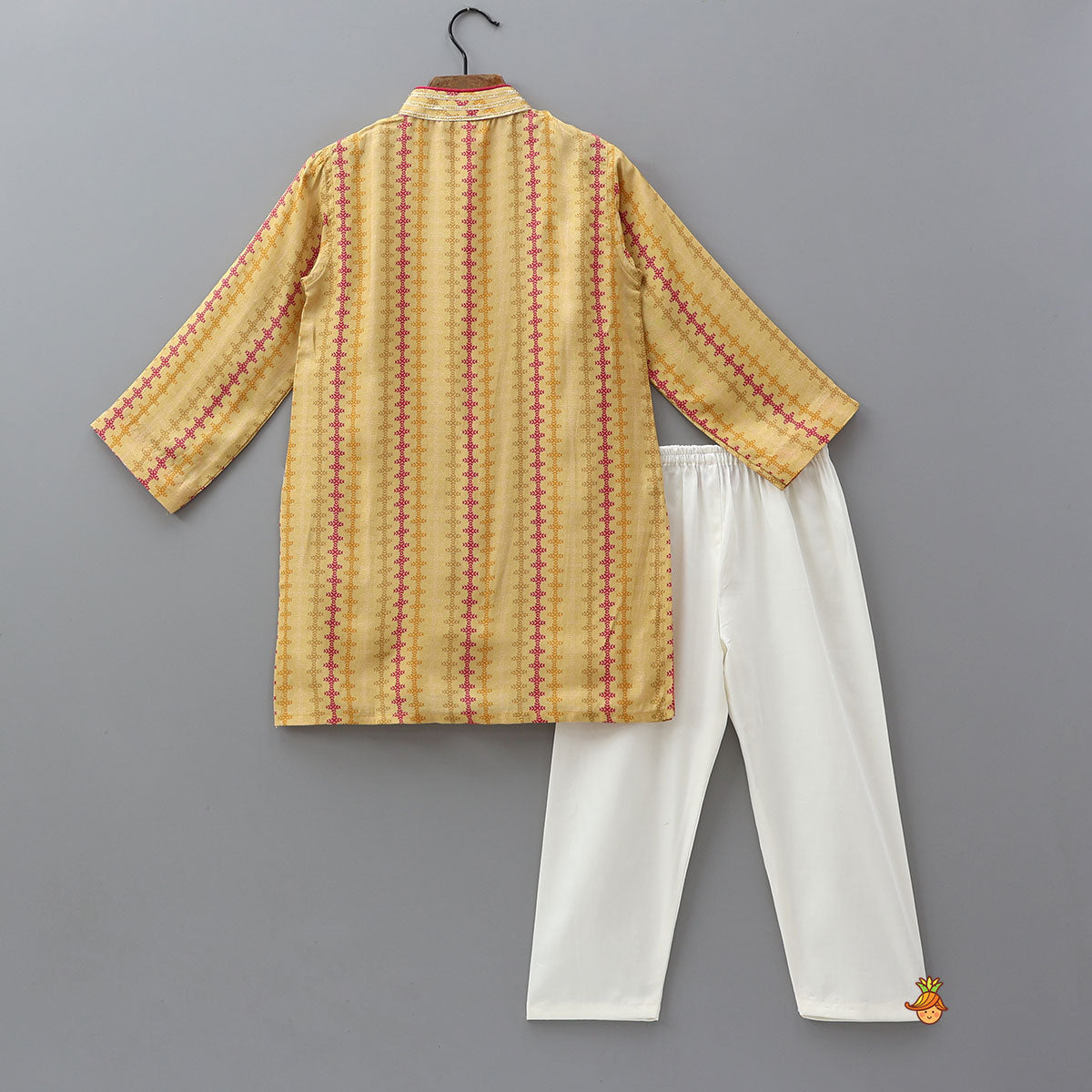 Pre Order: Printed Ethnic Kurta With Pyjama