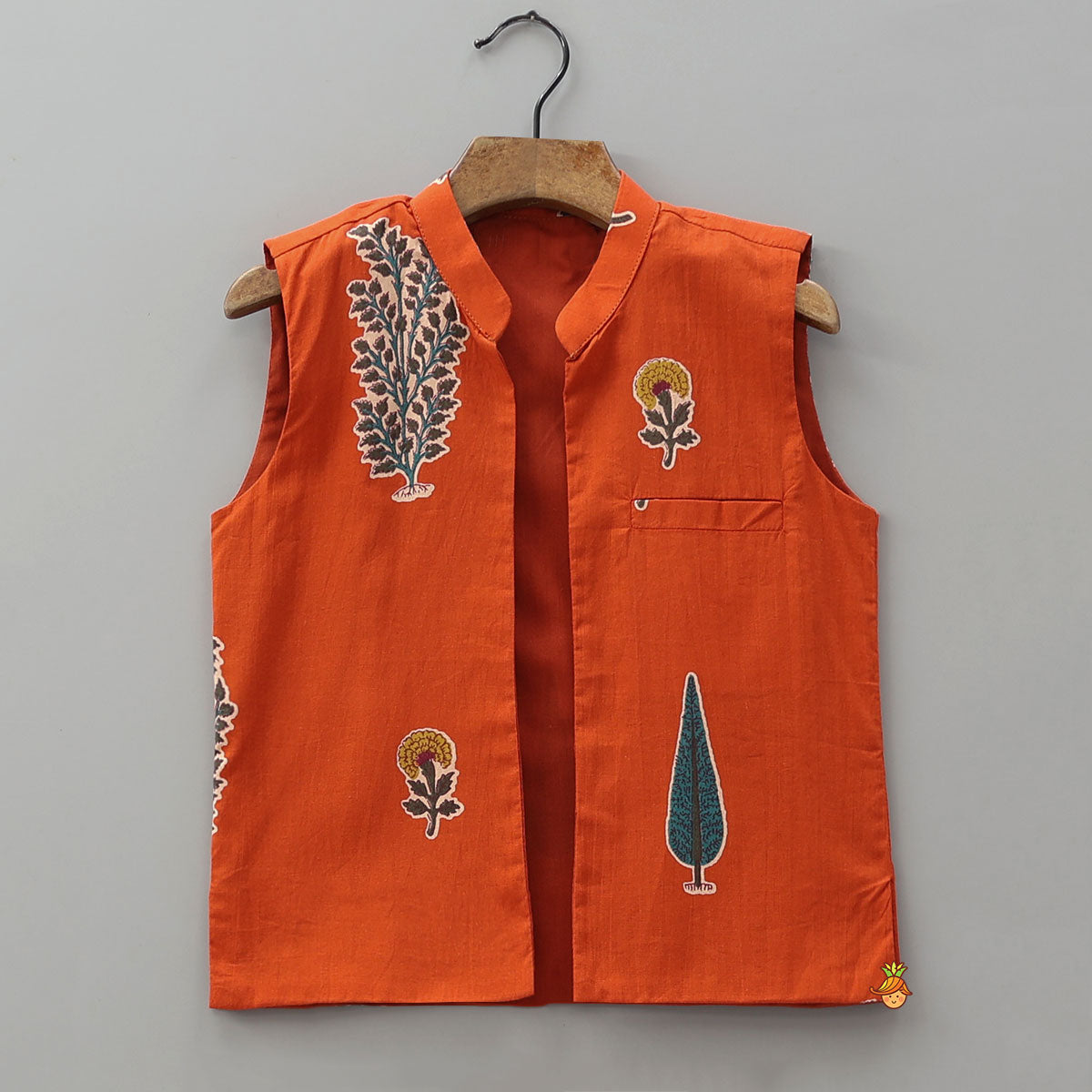 Pre Order: Thread Work Front Placket Cotton Kurta With Open Jacket And Pyjama