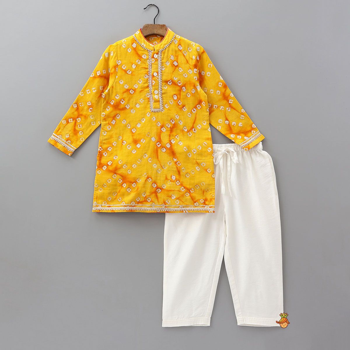 Pre Order: Bandhani Printed Festive Kurta And Pyjama