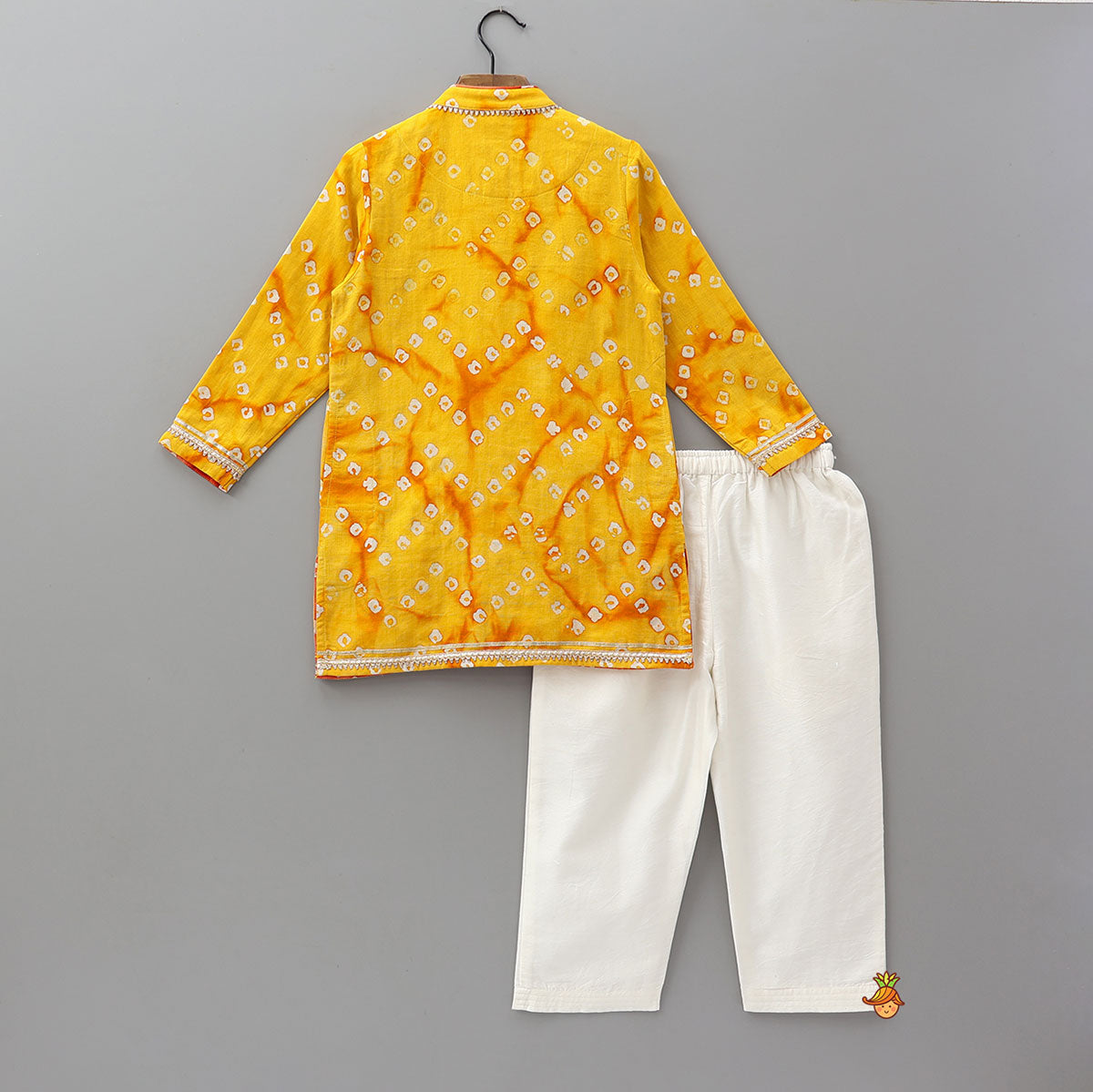 Pre Order: Bandhani Printed Festive Kurta And Pyjama