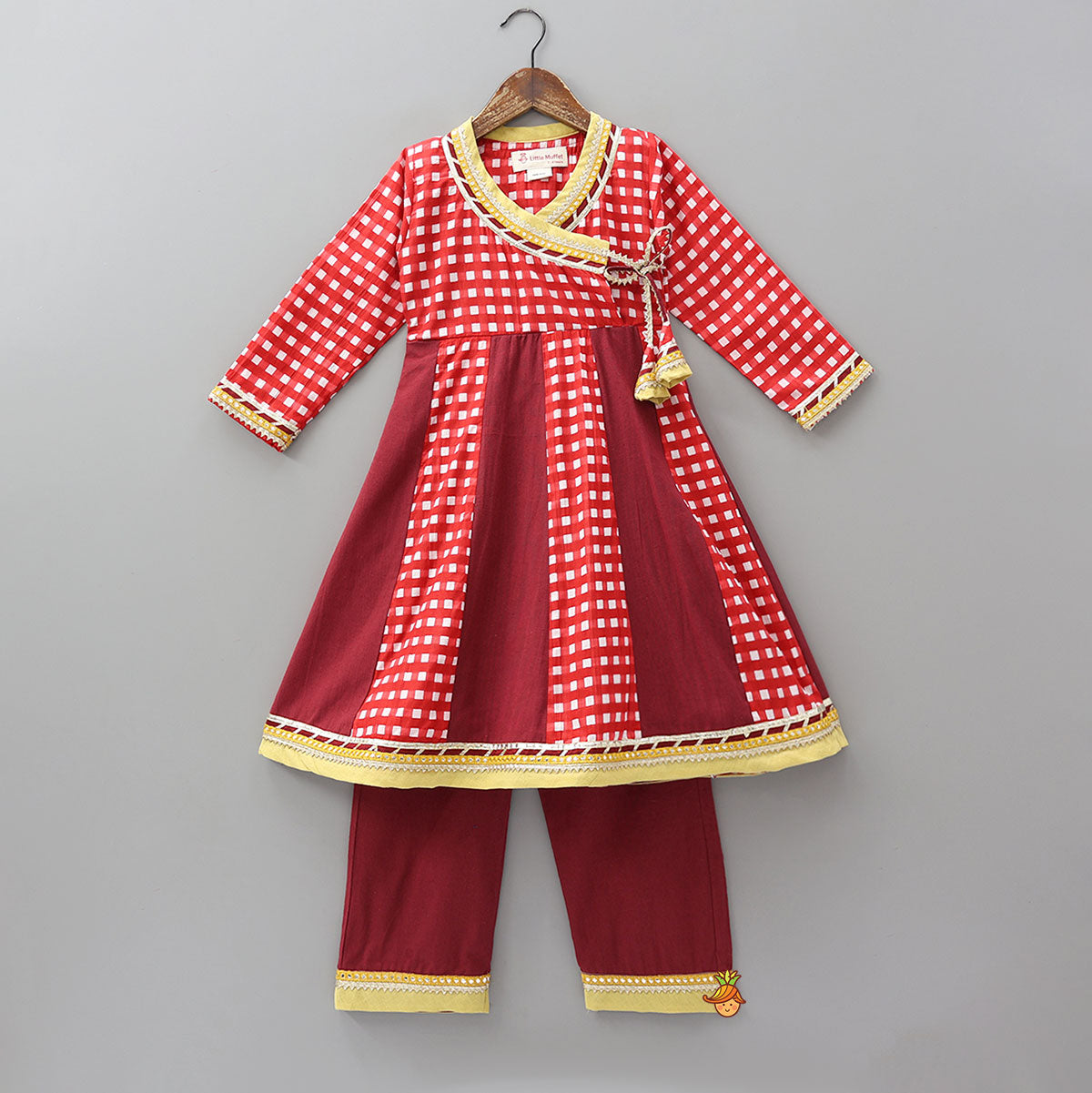 Pre Order: Checks Printed Kurti And Pant With Dupatta