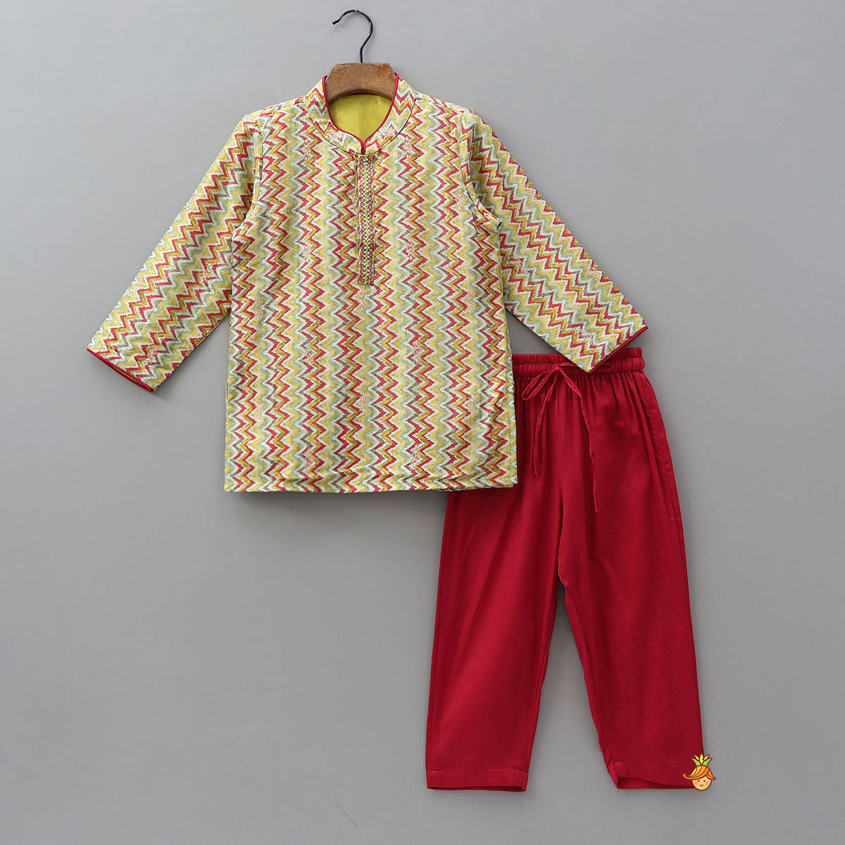 Pre Order: Chevron Printed Traditional Kurta And Pyjama
