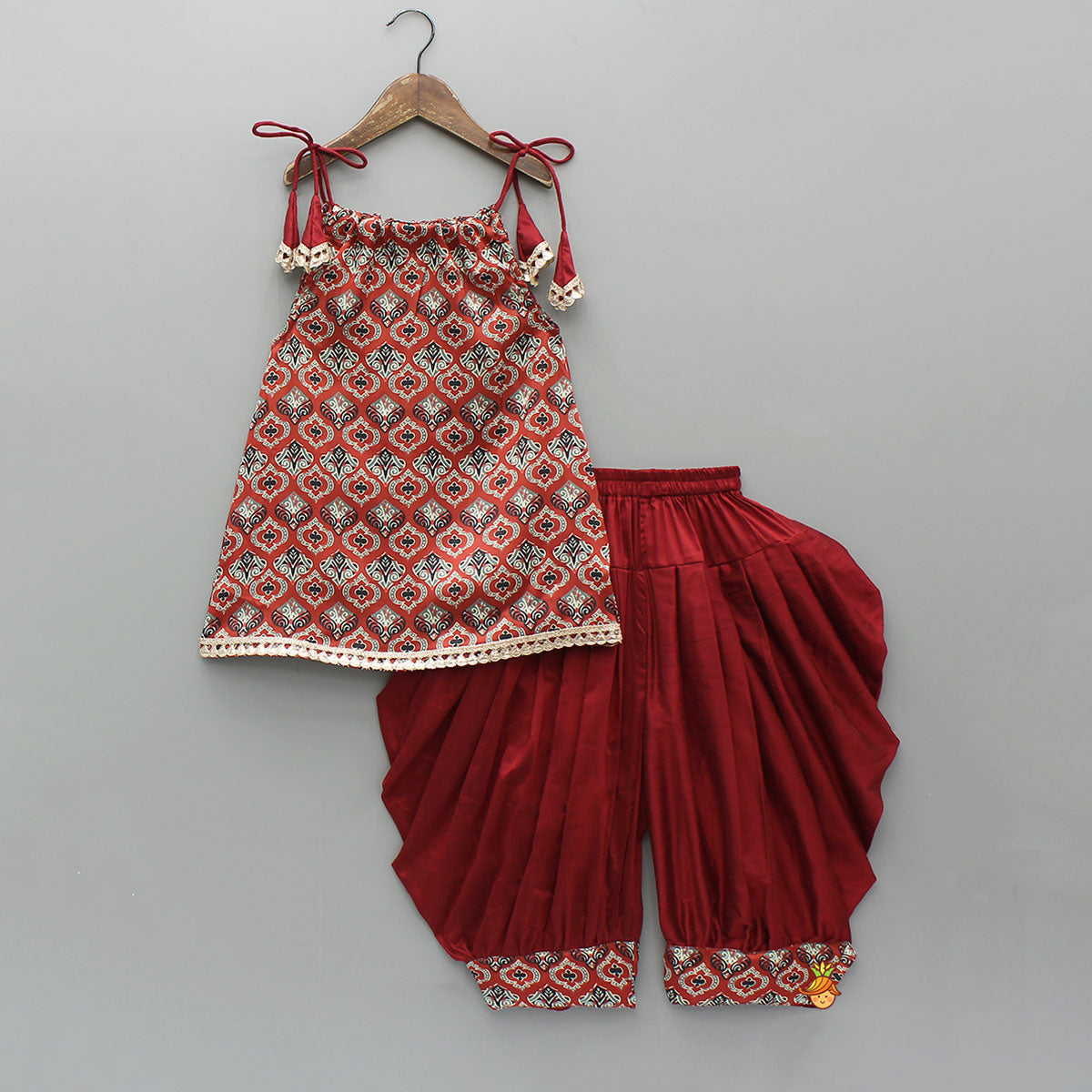 Pre Order: Printed Kurti With Adjustable Neck And Dhoti