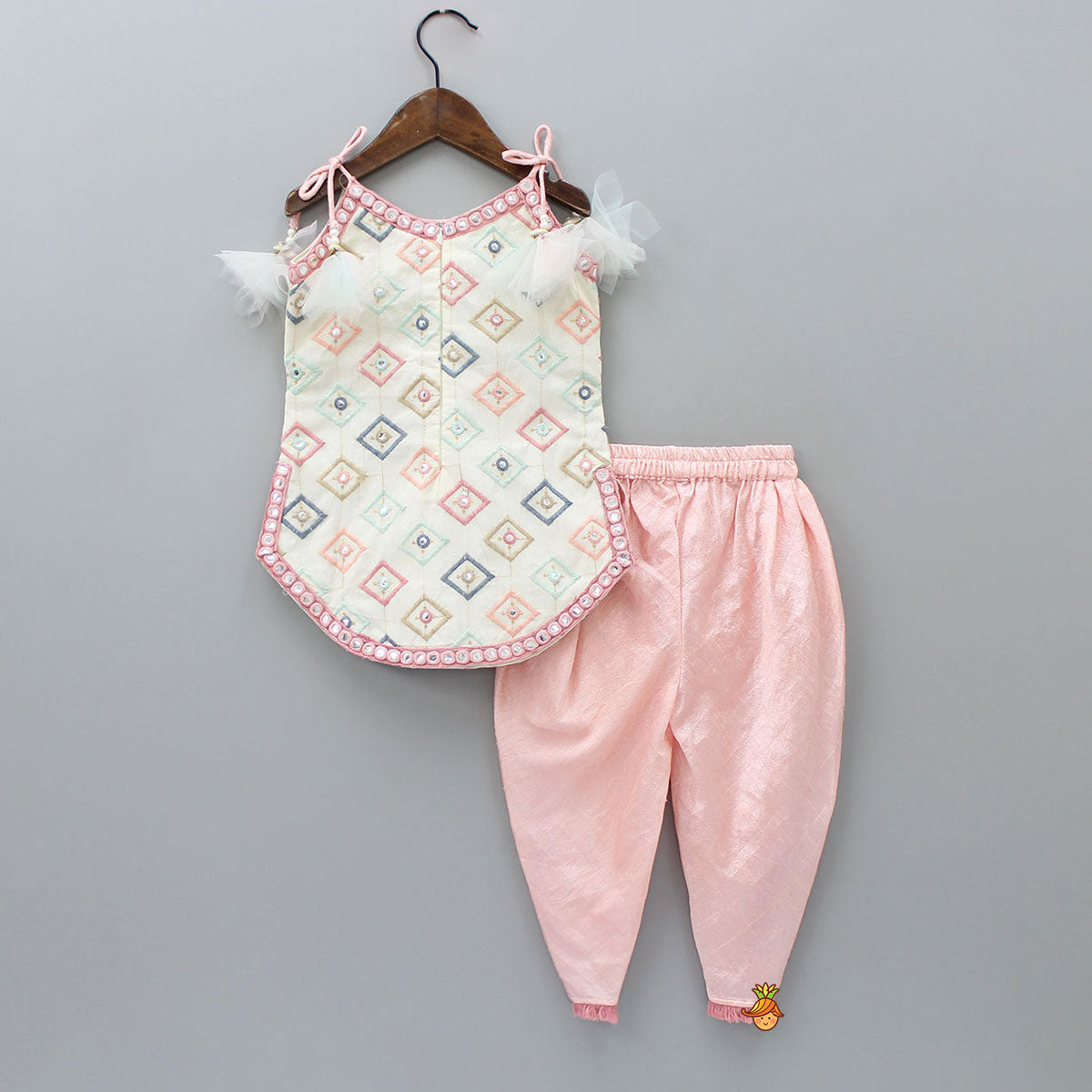 Abhla Work Off White Kurti And Dhoti With Dupatta