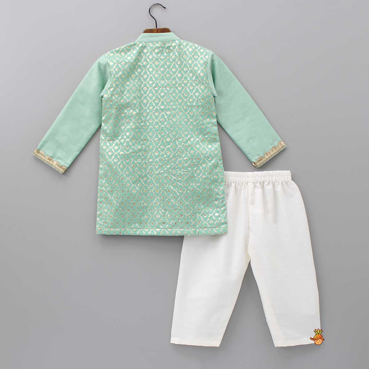 Pre Order: Attached Flap Patch Pocket Green Kurta And Off White Pyjama