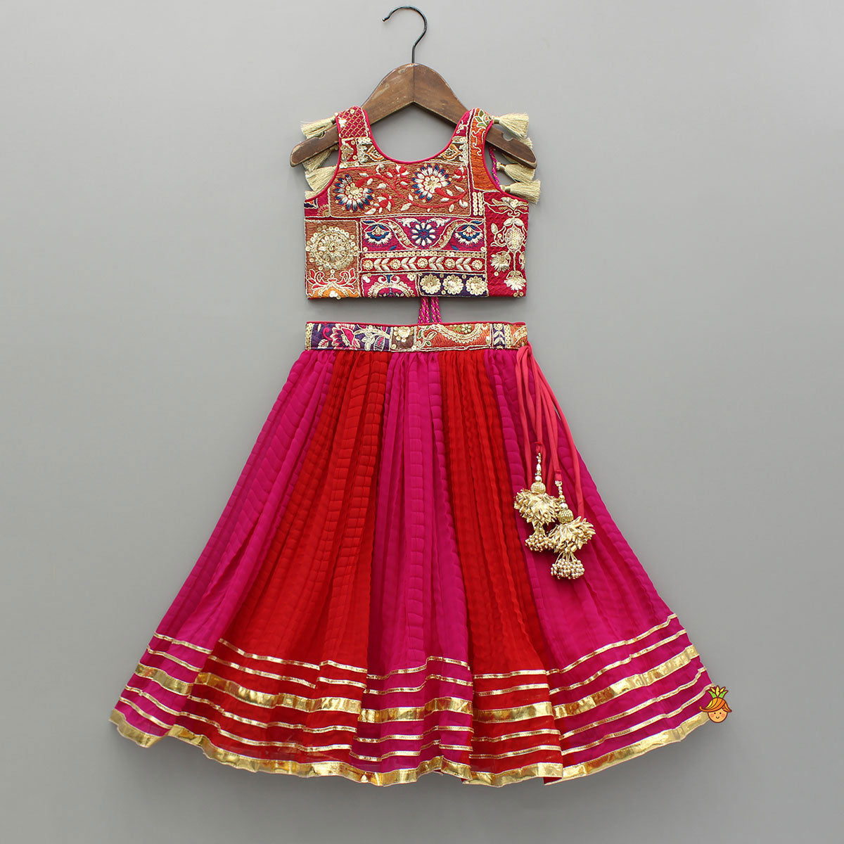 Pre Order: Beautiful Heavy Thread Embroidered Top With Dual Toned Lehenga And Dupatta With Hair Clip