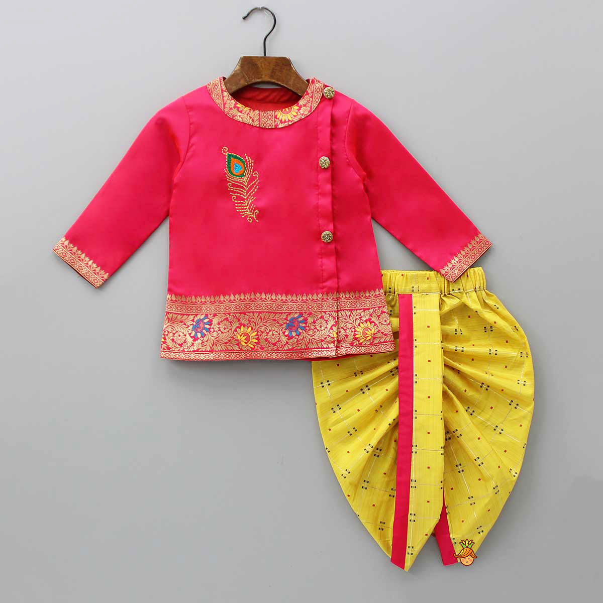 Pre Order: Ethnic Brocade Enhanced Pink Kurta With Booti Embroidered Dhoti