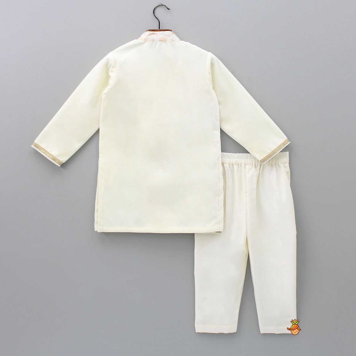 Pre Order: Attached Flap Off White Velvet Kurta And Pyjama