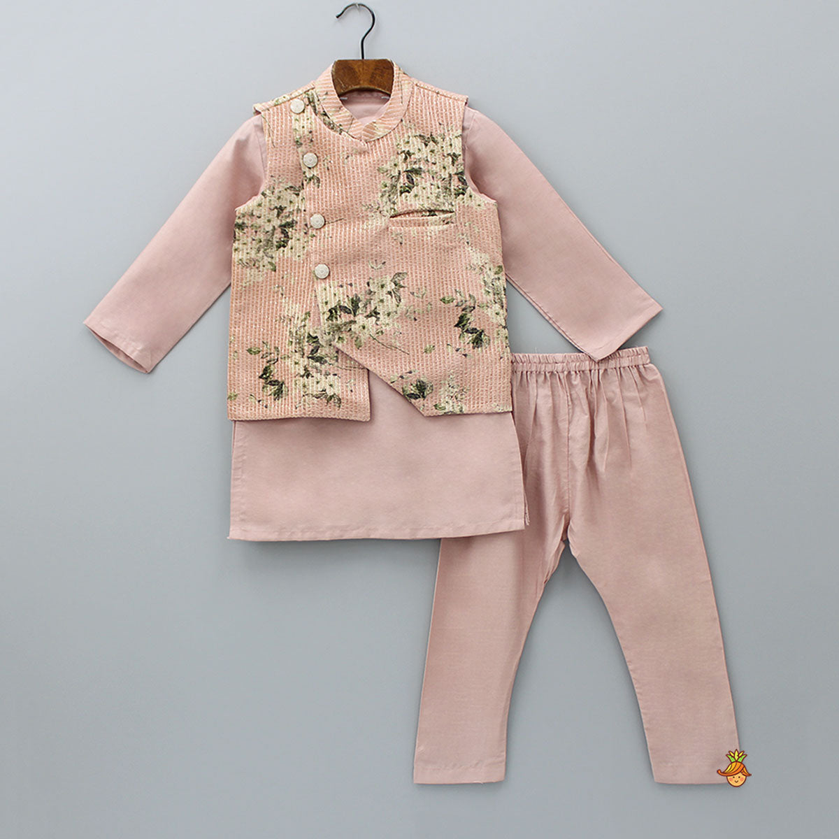 Pre Order: Peach Mandarin Collar Kurta With Pocket Detail Velvet Jacket And Pyjama