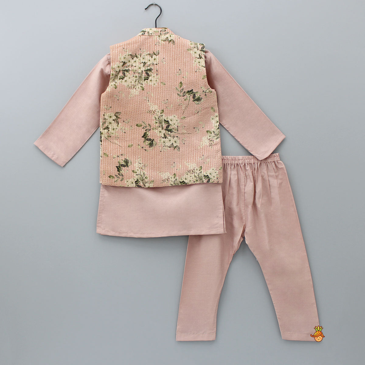 Pre Order: Peach Mandarin Collar Kurta With Pocket Detail Velvet Jacket And Pyjama