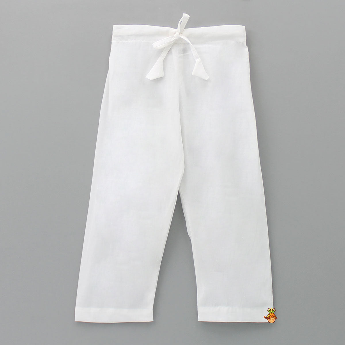 Pre Order: Pockets Detailed Printed Kurta With Off White Pyjama