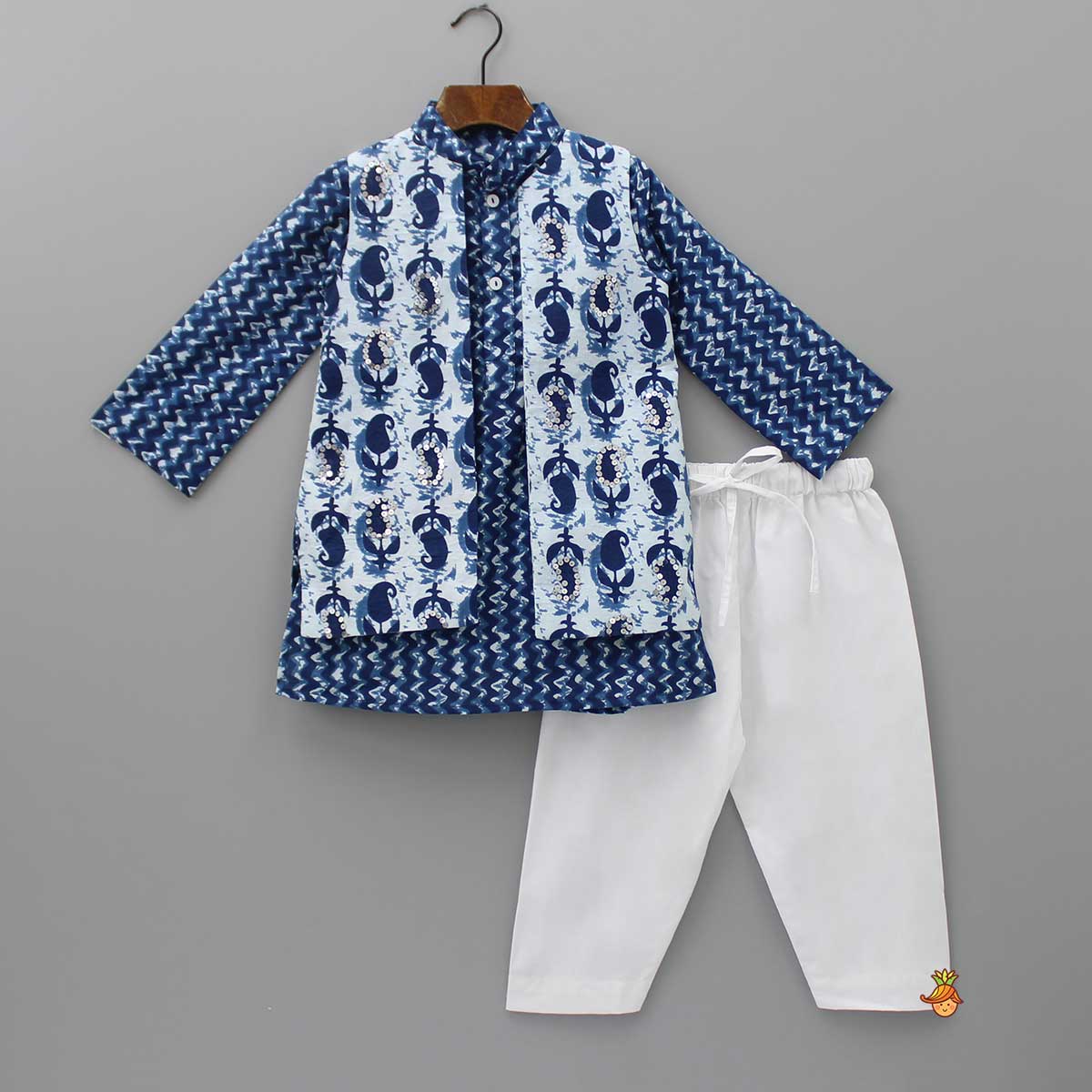 Pre Order: Chevron Printed Cotton Kurta And Jacket With Pyjama