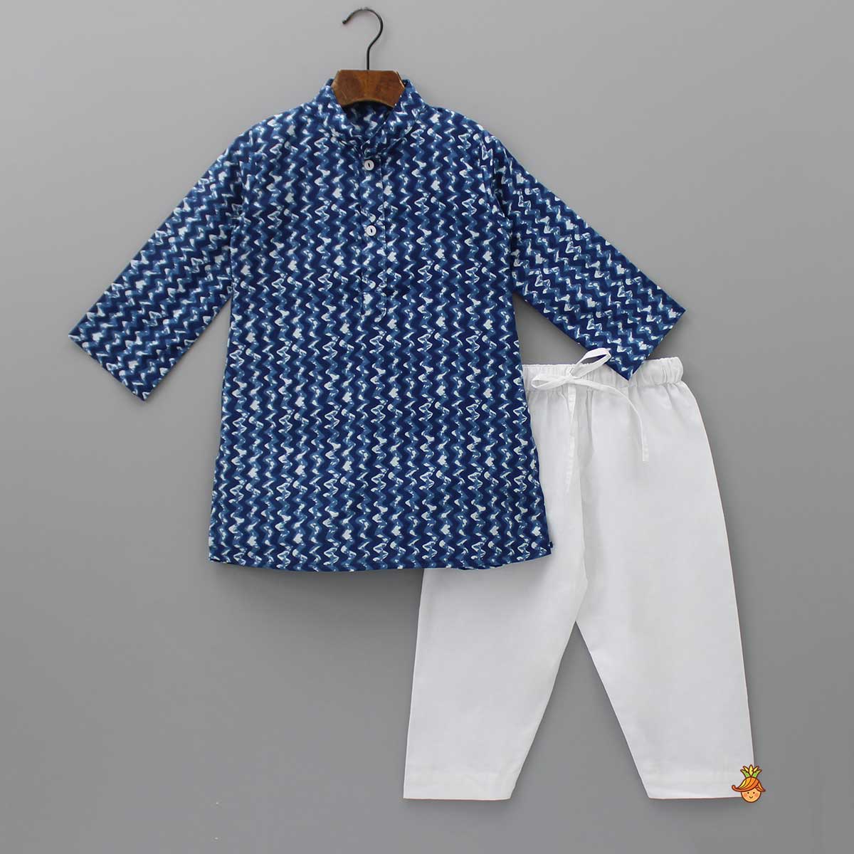 Pre Order: Chevron Printed Cotton Kurta And Jacket With Pyjama