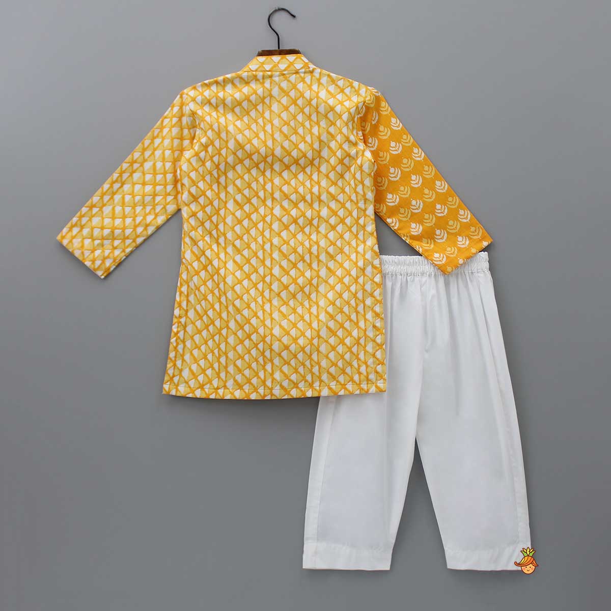 Pre Order: Printed Orange Kurta And Pyjama
