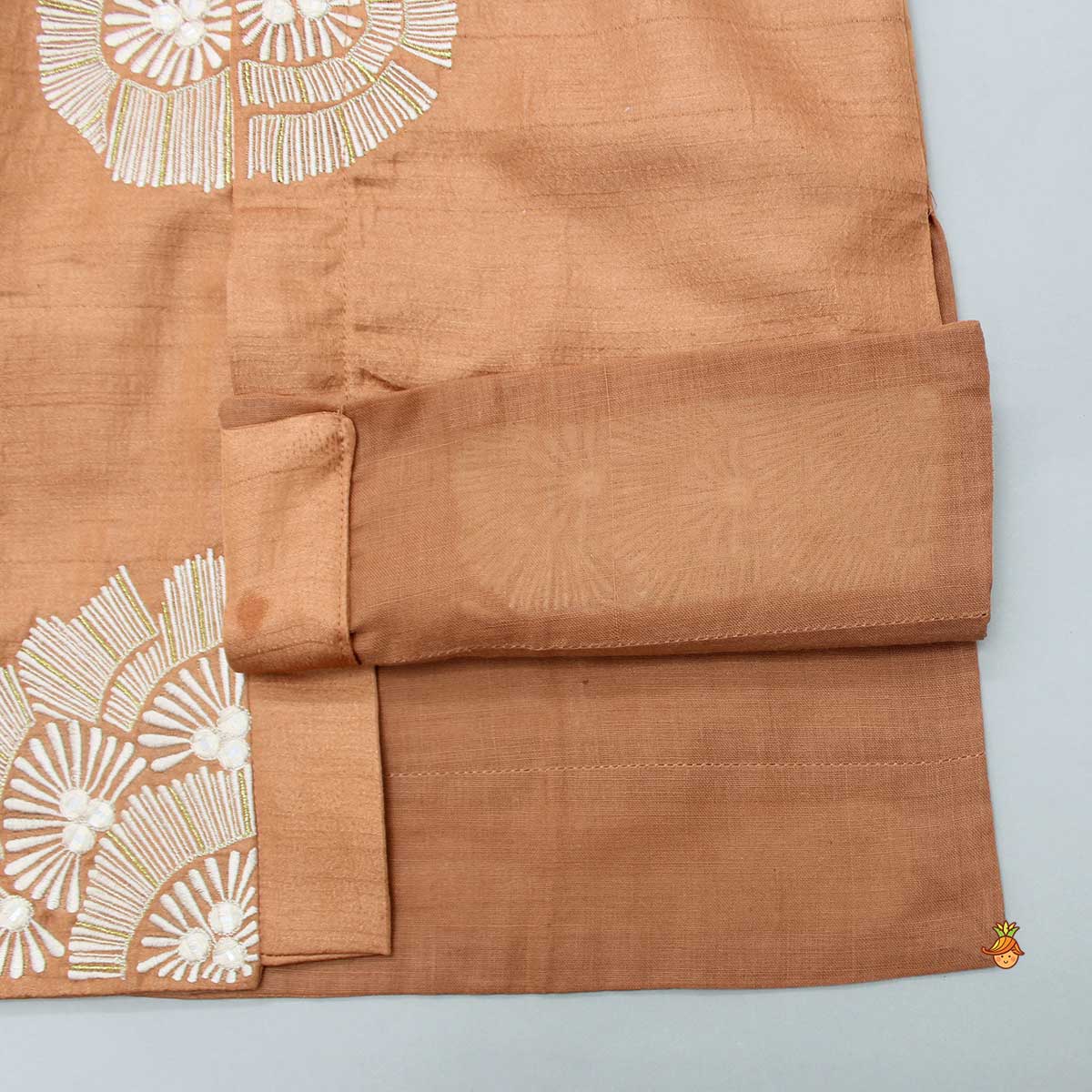 Pre Order: Thread Embroidered Peach Kurta And Off White Pyjama