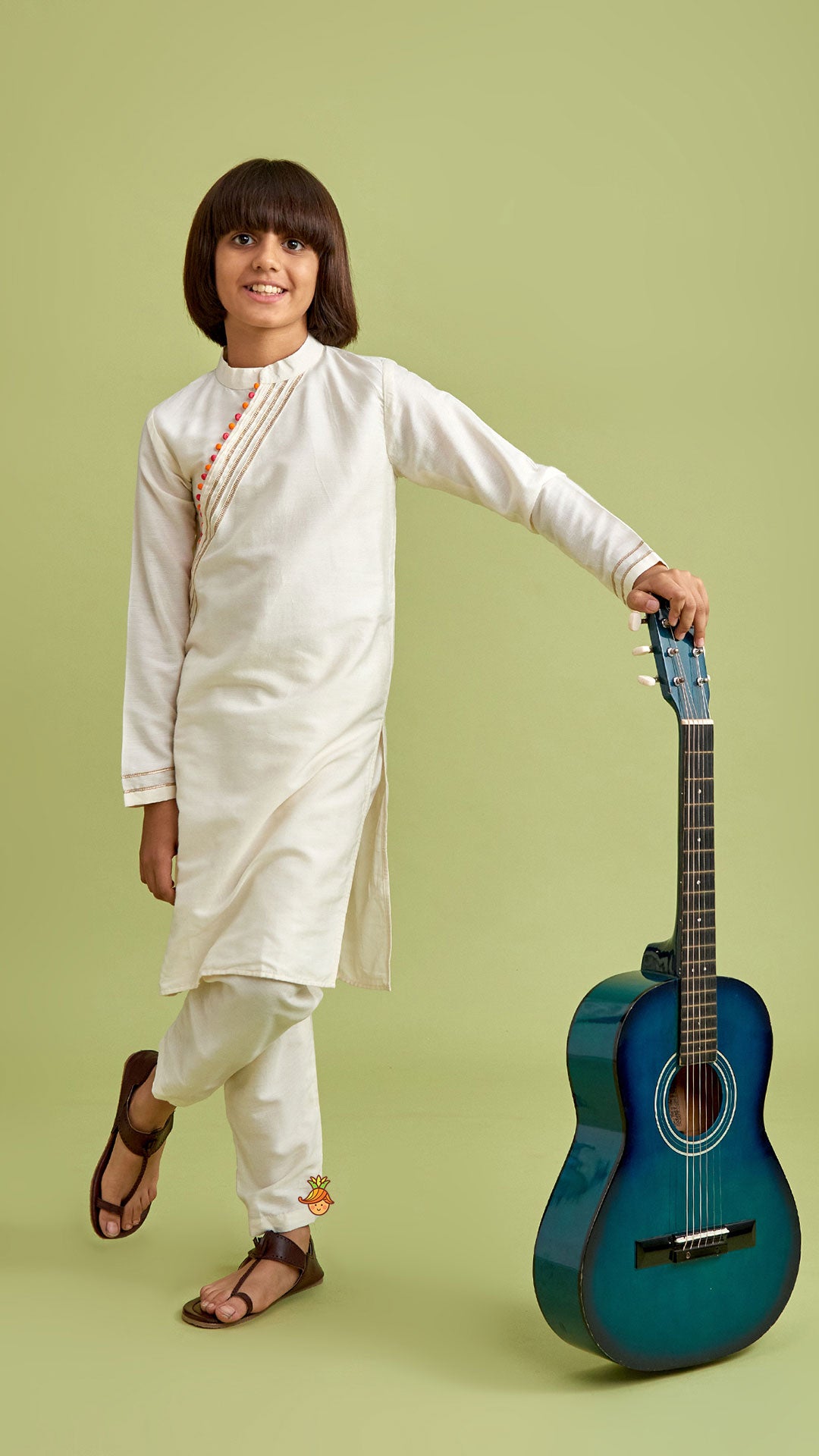 Pre Order: Slant Hook Placket Off-White Kurta And Pyjama