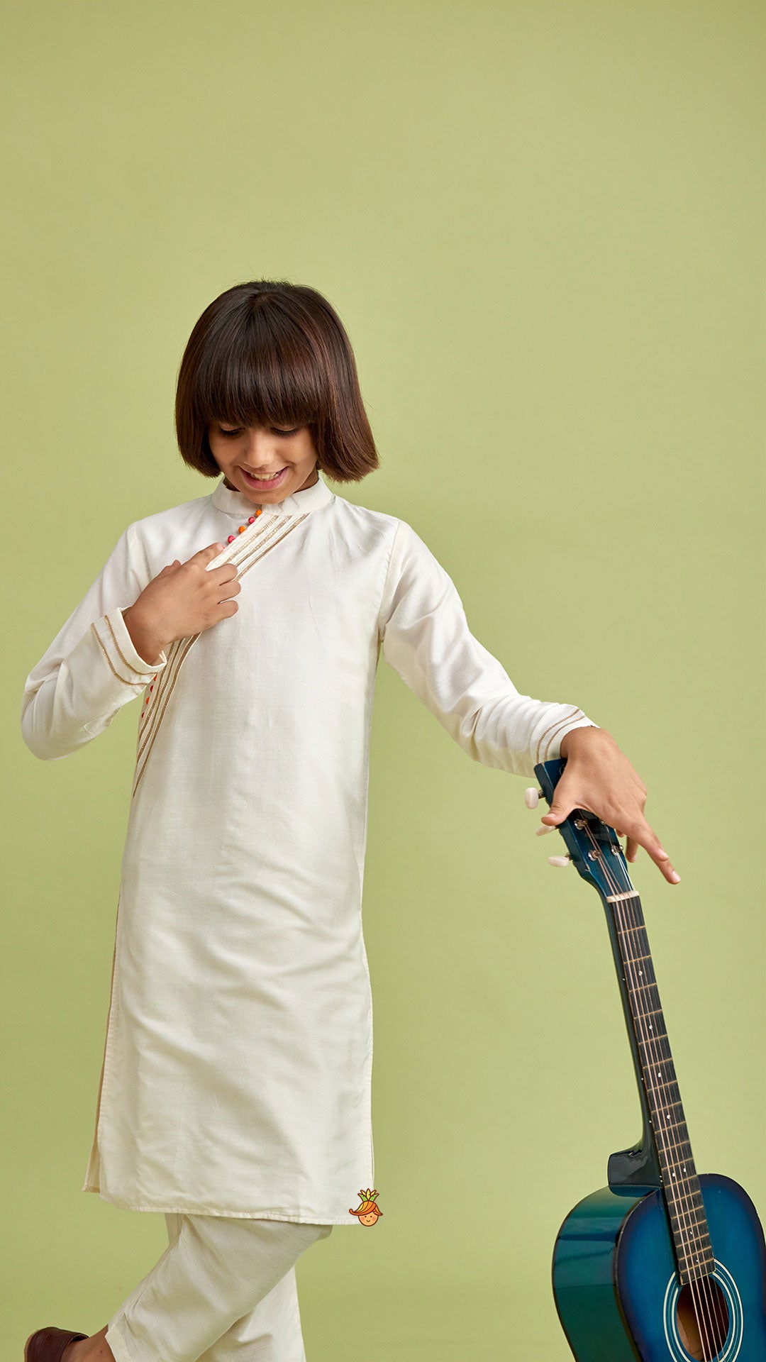 Pre Order: Slant Hook Placket Off-White Kurta And Pyjama