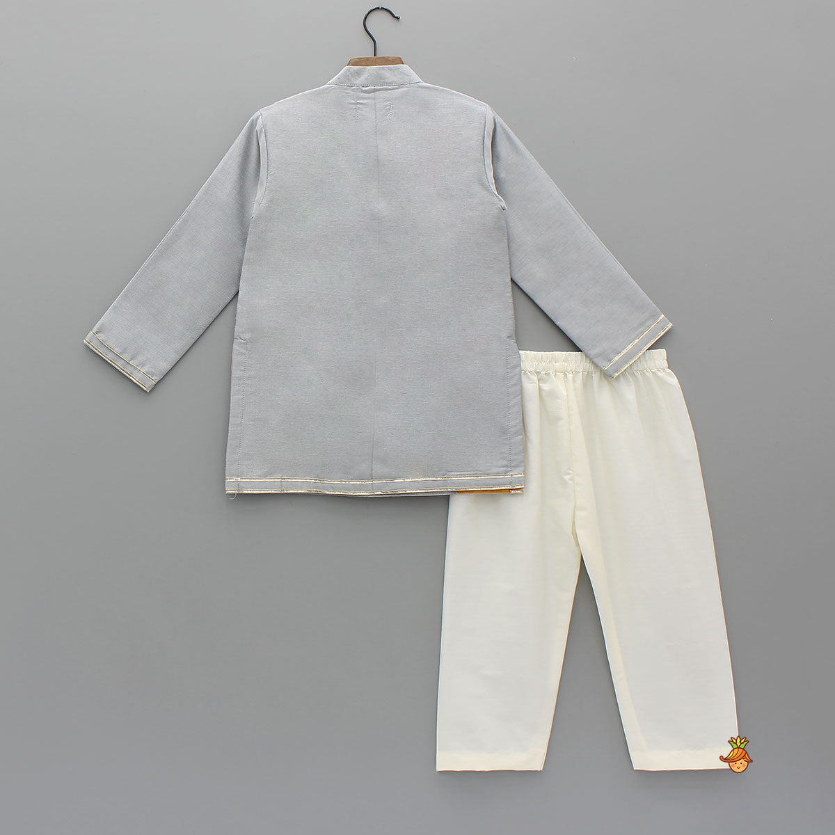 Pre Order: Foral Printed Attached Flap Colour Block Kurta With Pyjama