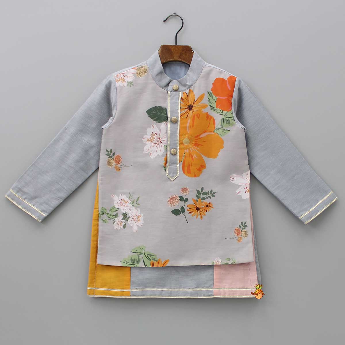Pre Order: Foral Printed Attached Flap Colour Block Kurta With Pyjama