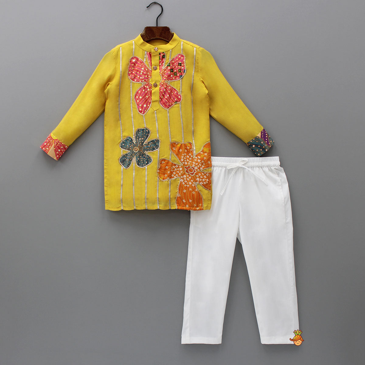 Pre Order: Sequined Floral Printed Kurta With Pyjama.