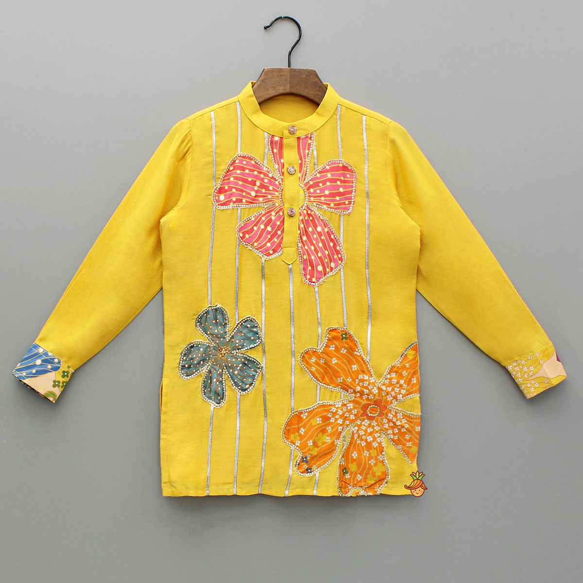 Pre Order: Sequined Floral Printed Kurta With Pyjama.