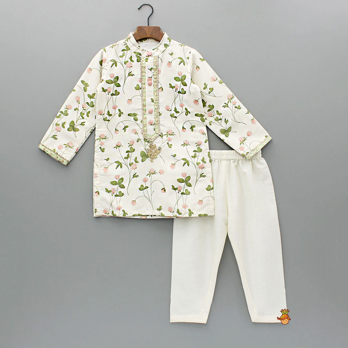 Pre Order: Floral Printed Kurta With Off White Pyjama