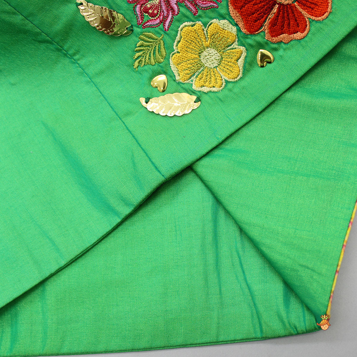 Pre Order: Green Printed Embroidered Jacket With Off White Kurta And Pyjama