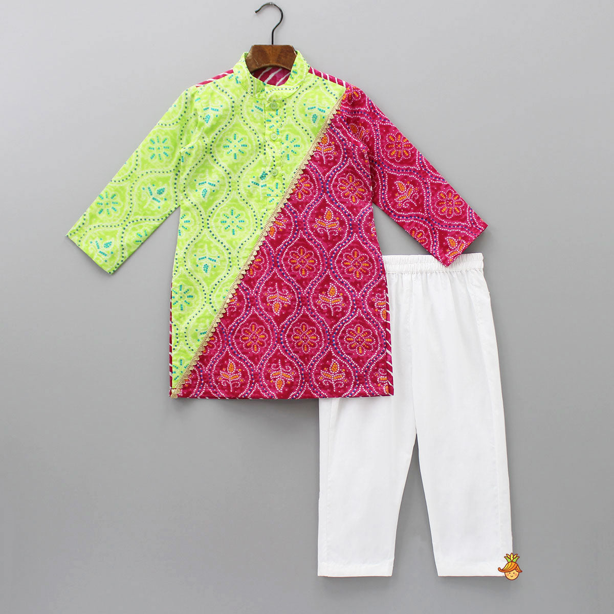 Pre Order: Bandhani And Leheriya Dual Printed Kurta With Pyjama