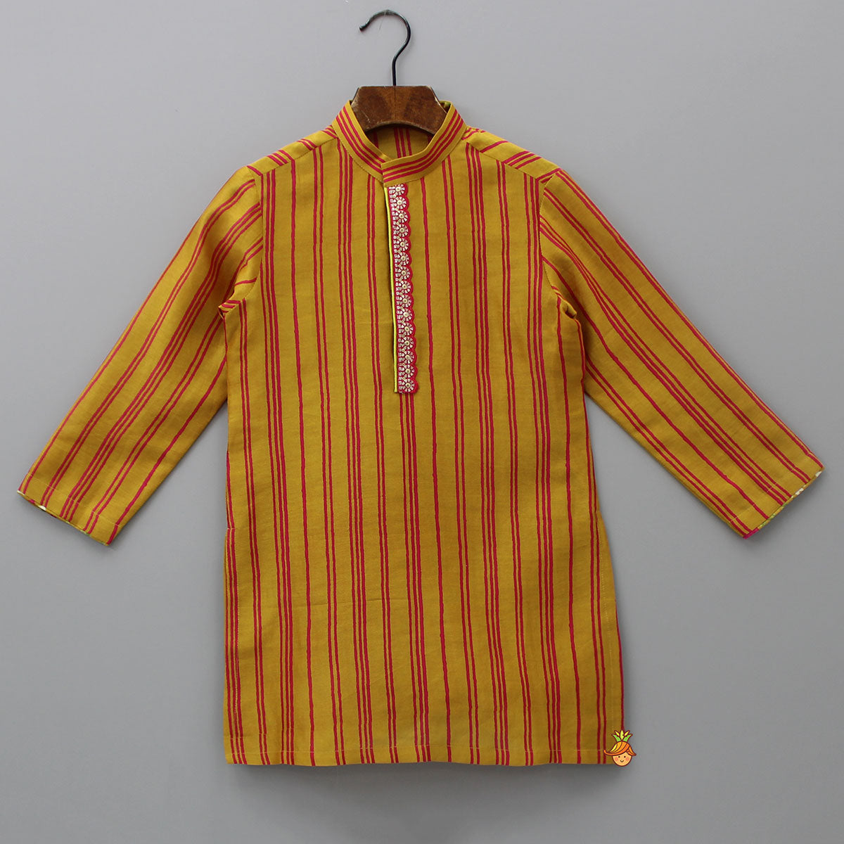 Pre Order: Stripe Printed Kurta With Jacket And Pyjama