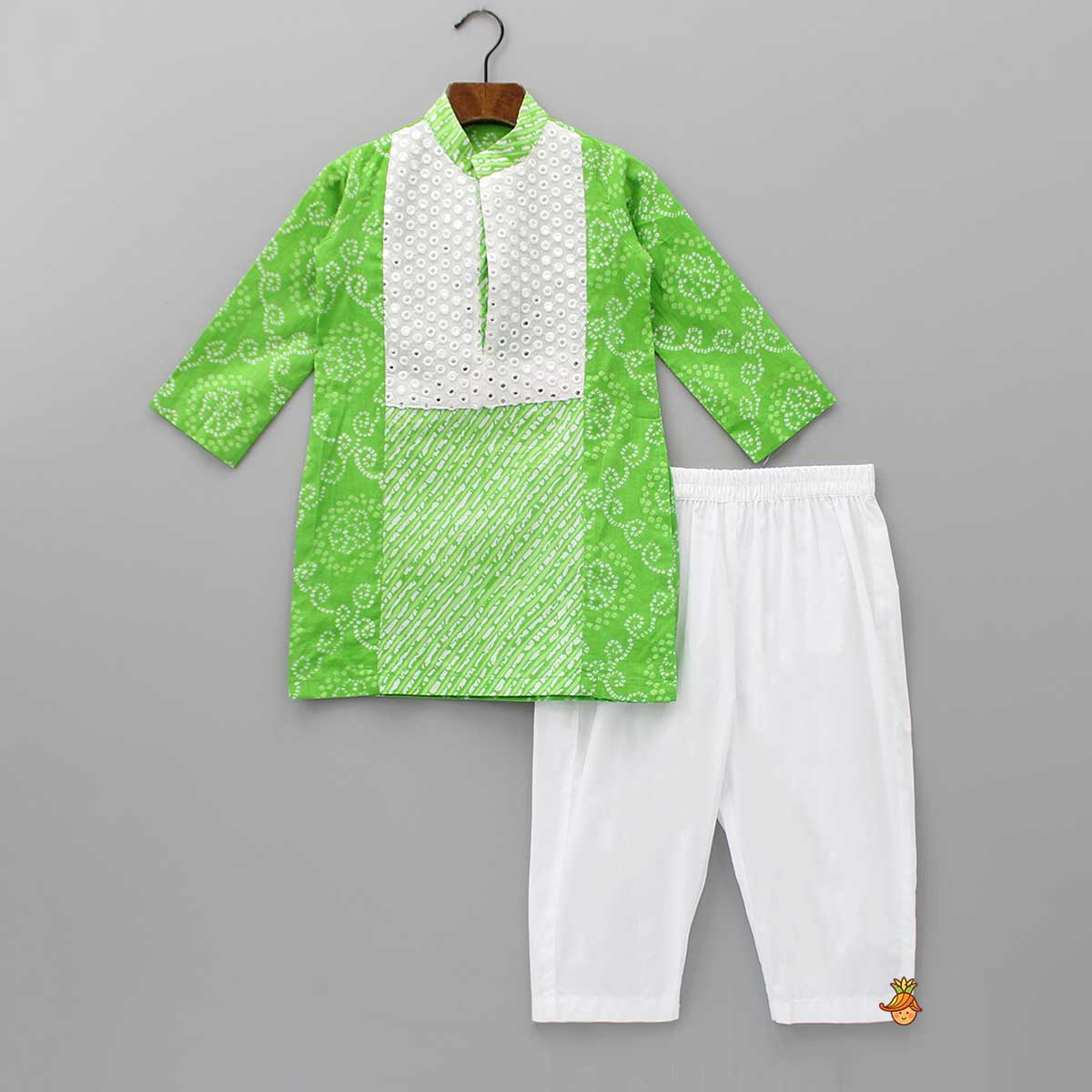 Pre Order: Faux Mirror And Bandhani Printed Kurta And Pyjama