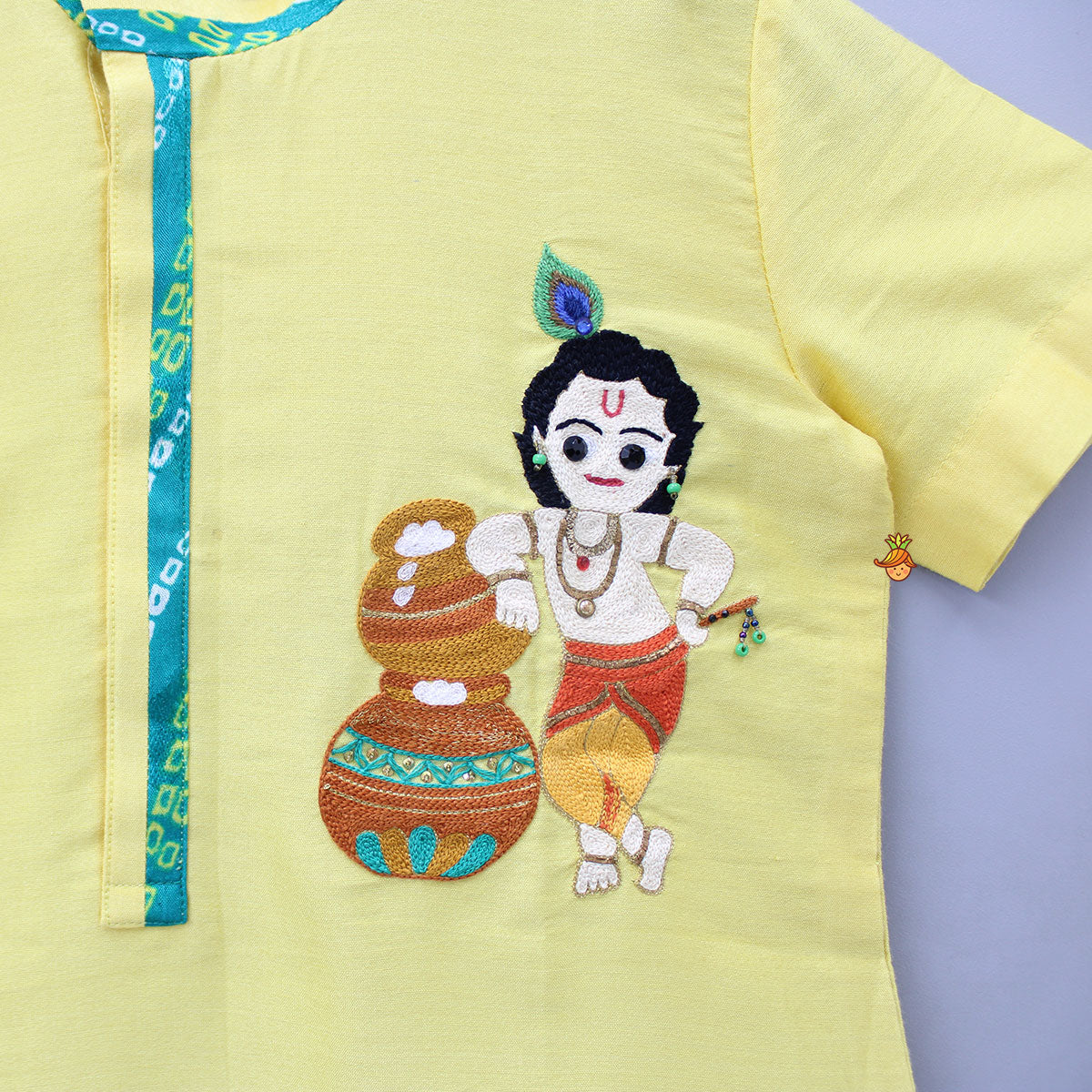 Pre Order: Krishna Embroidered Kurta And Leheriya Printed Dhoti