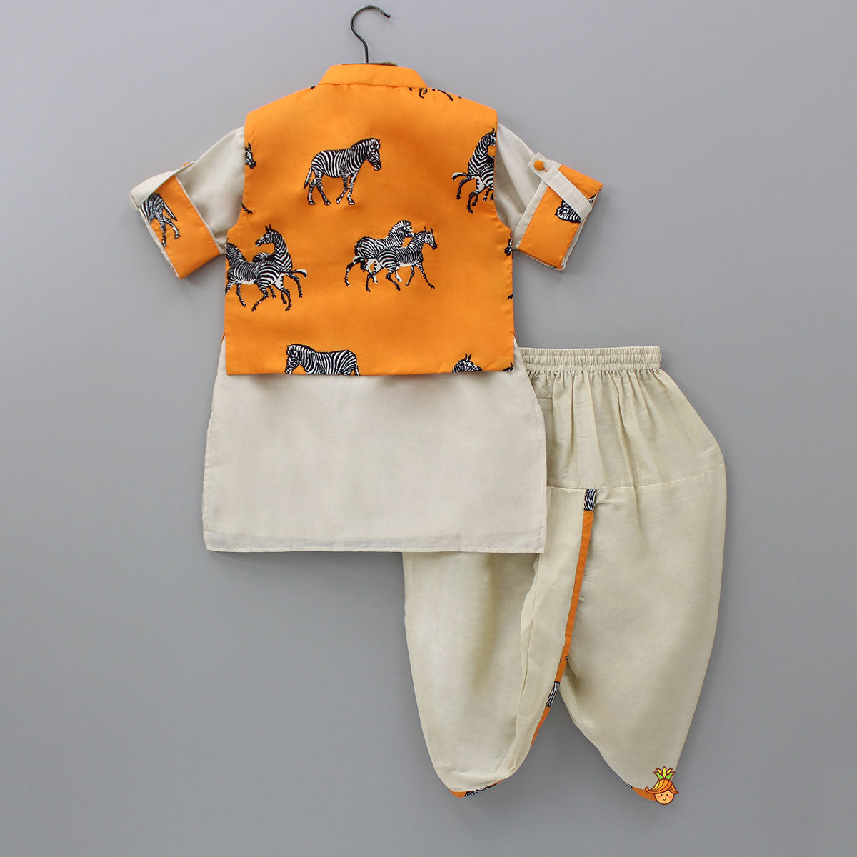 Pre Order: Plain Kurta And Animal Printed Jacket With Dhoti