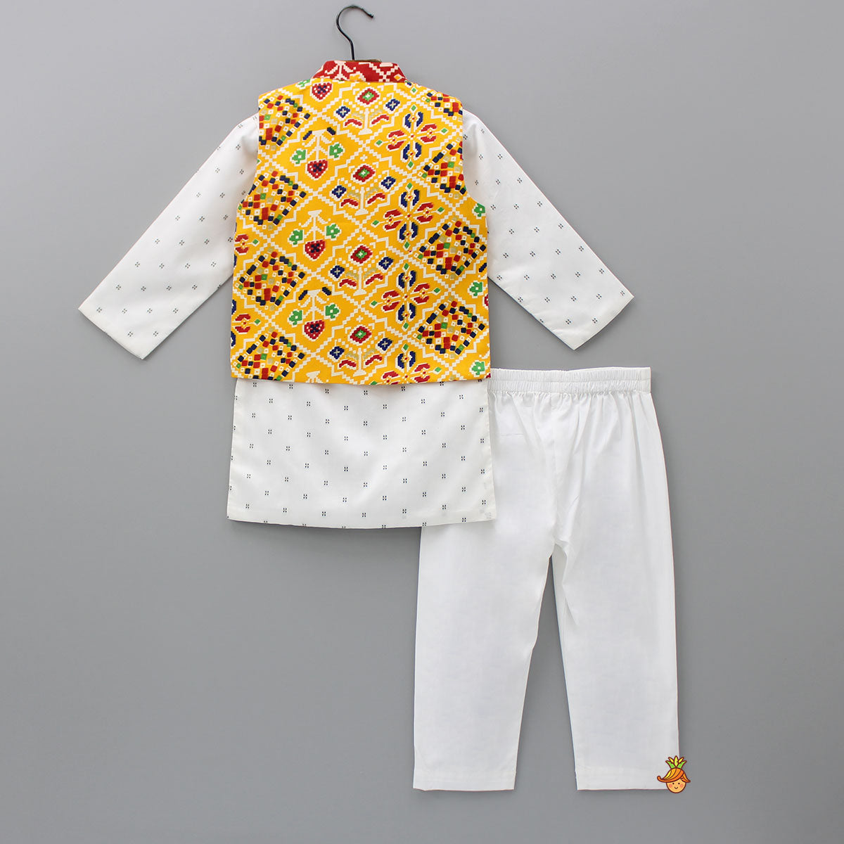 Kurta And Multicolour Bandhani Printed Jacket With Pyjama