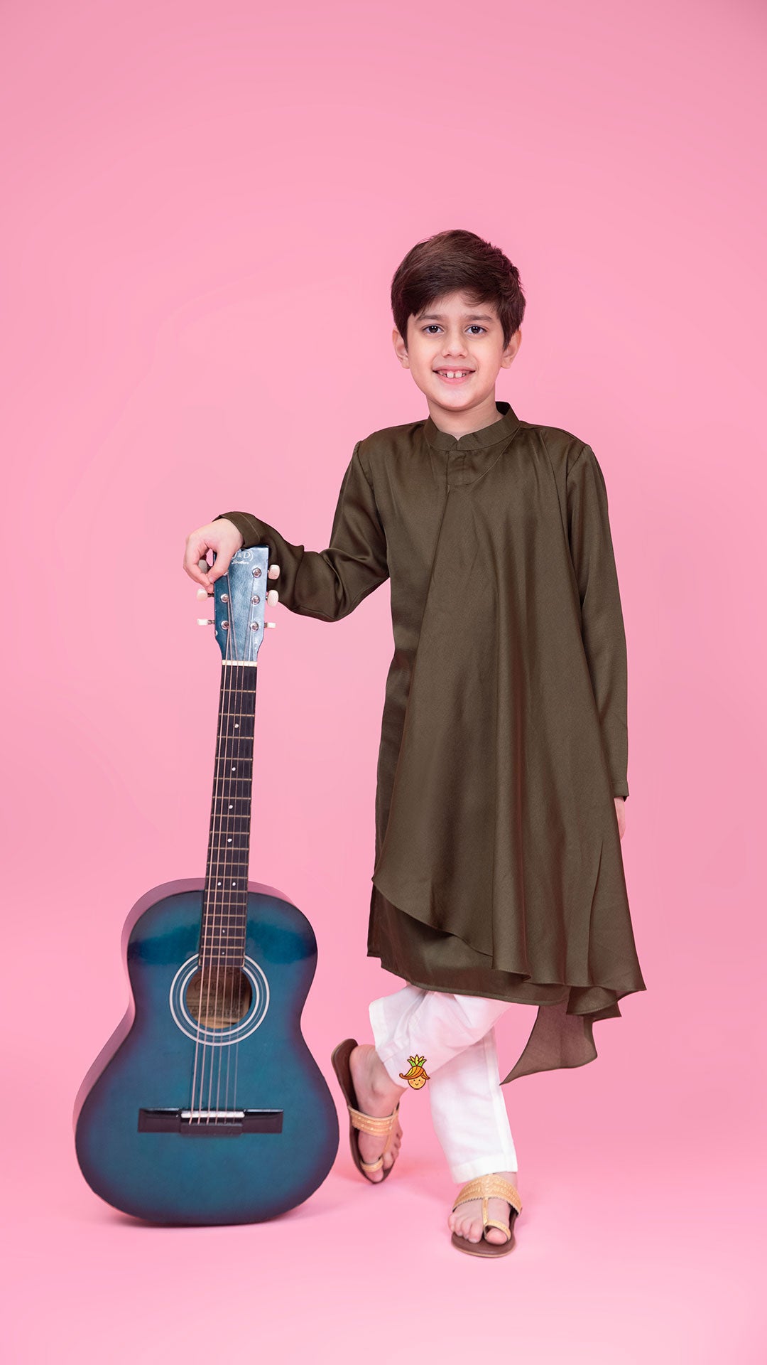 Pre Order: Stylish Drape Green Kurta And Pyjama