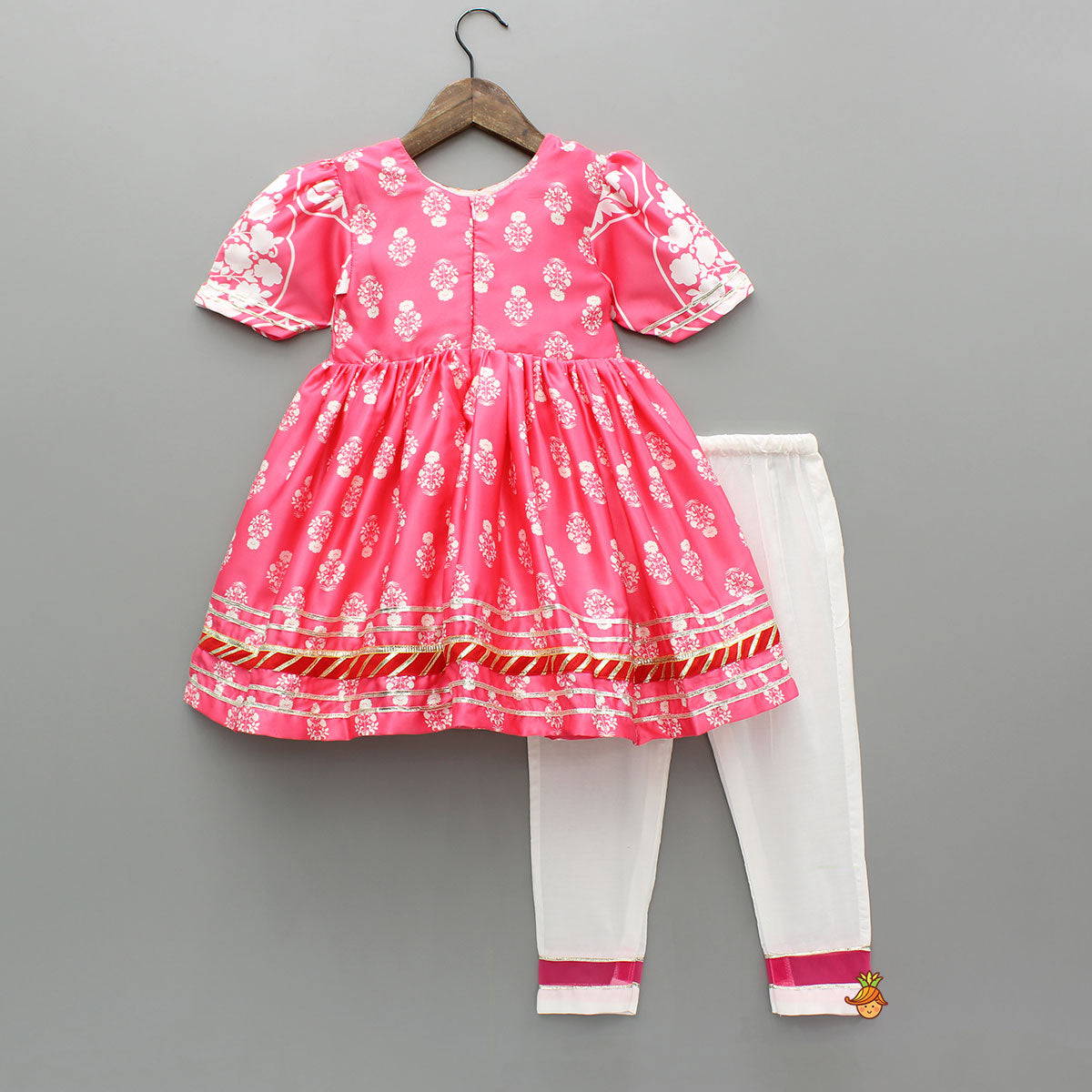 Pre Order: Floral Printed Kurti And Pant With Net Dupatta