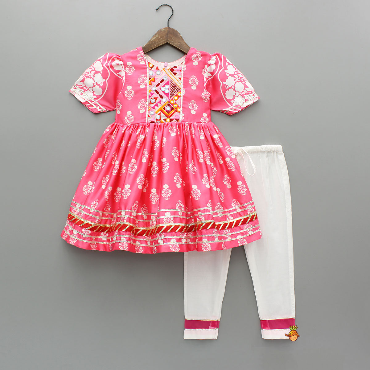 Pre Order: Floral Printed Kurti And Pant With Net Dupatta
