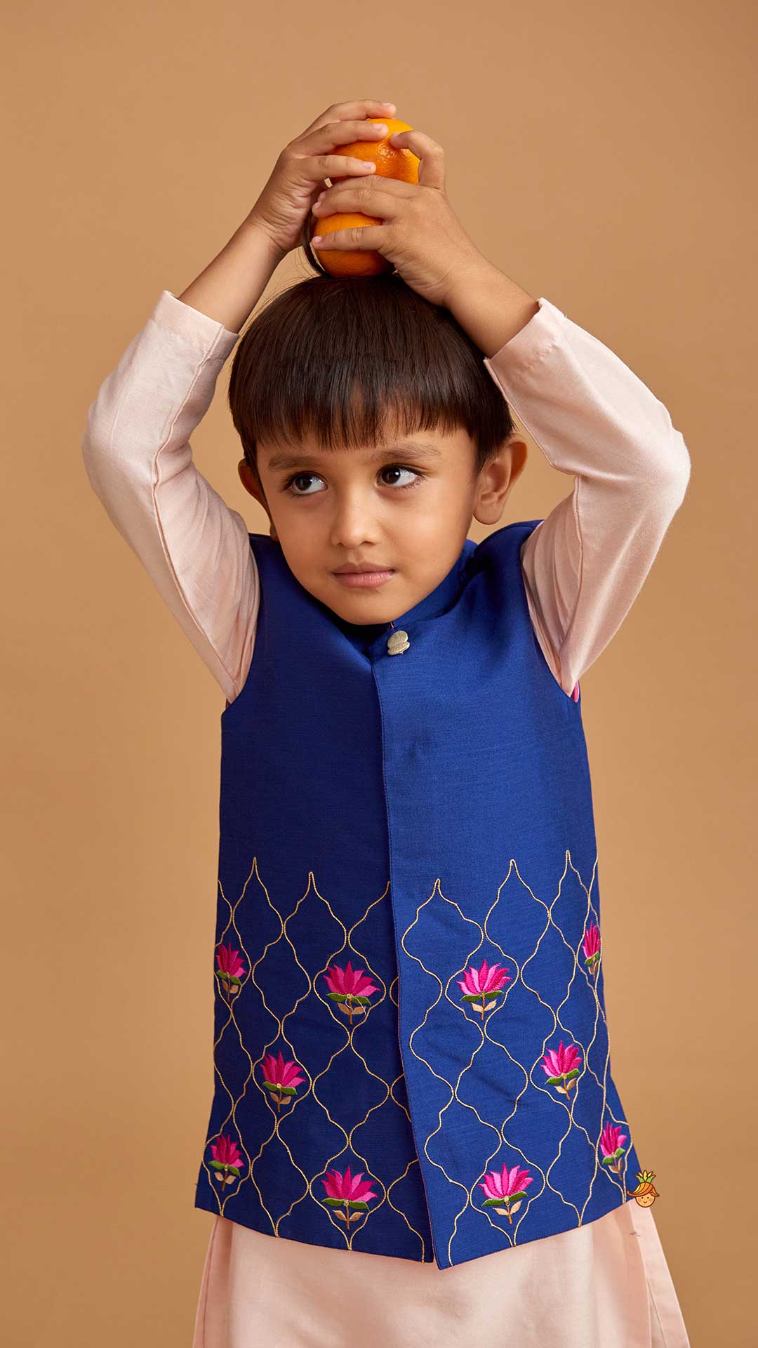 Pre Order: Kurta And Floral Thread Embroidered Jacket With Pyjama