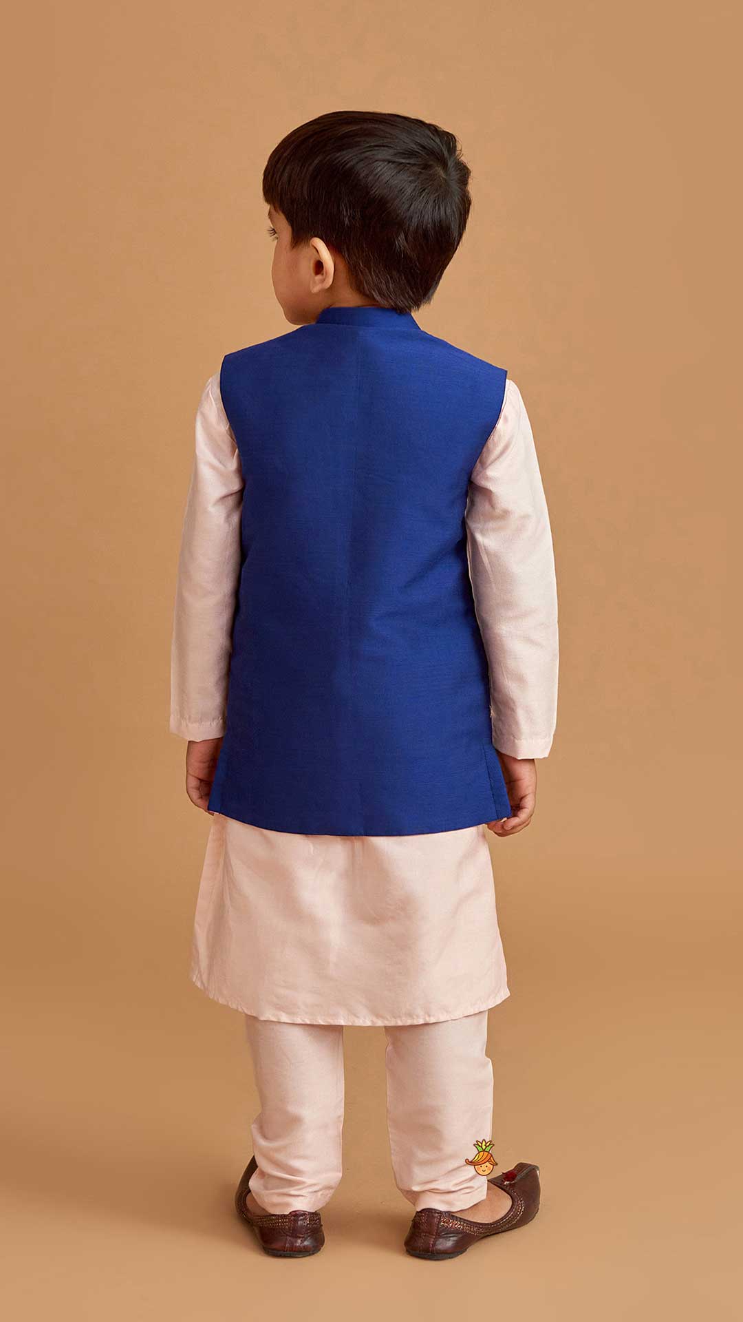 Pre Order: Kurta And Floral Thread Embroidered Jacket With Pyjama