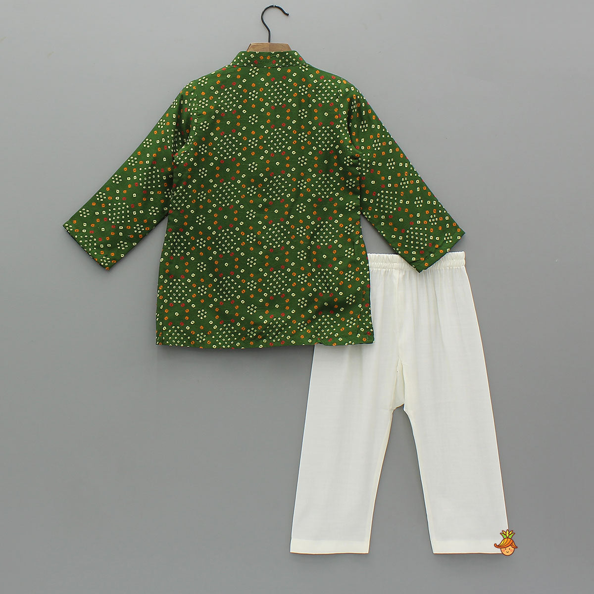 Pre Order: Bandhani Printed Green Kurta And Pyjama