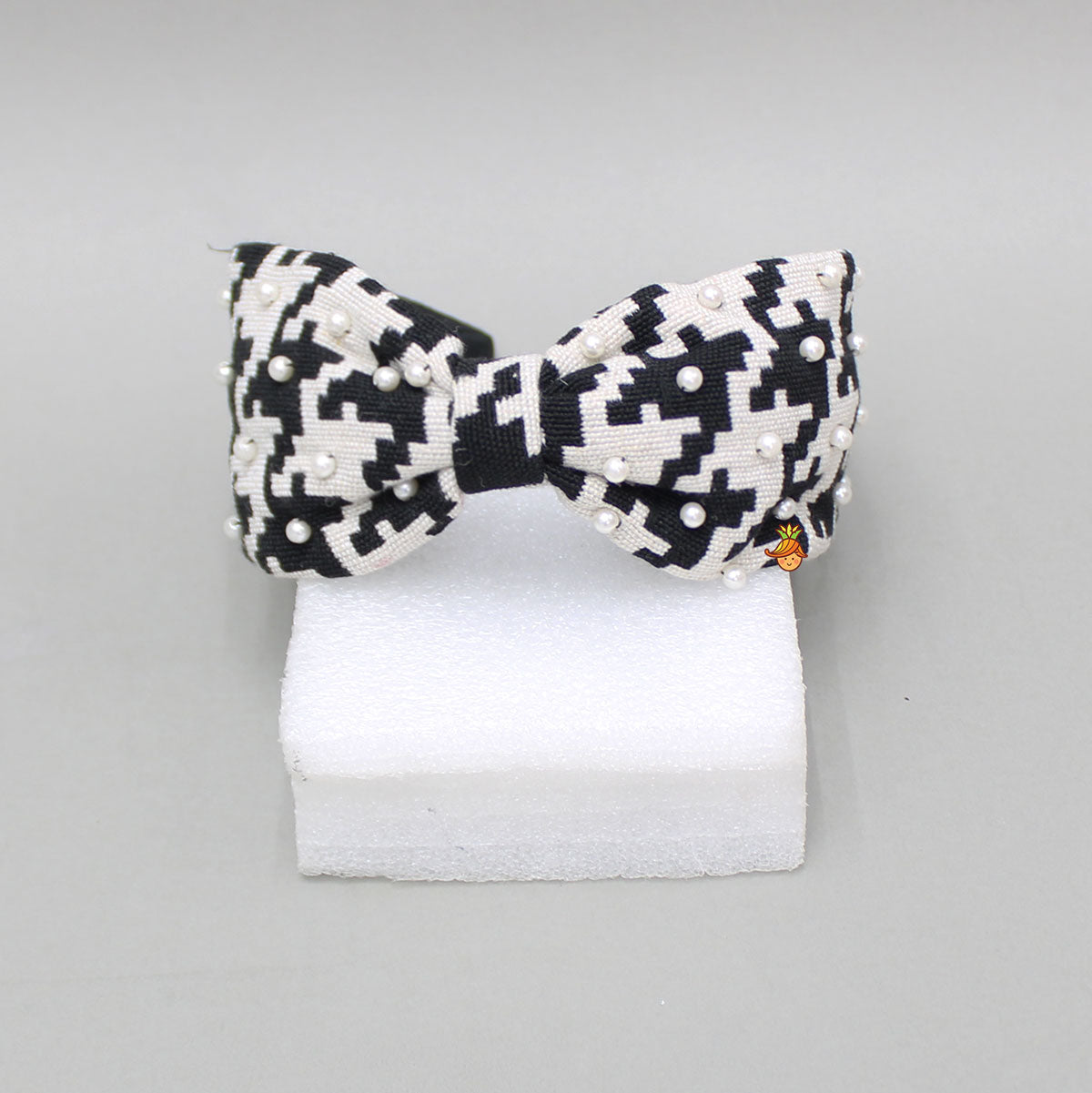 White And Black Printed Hairband