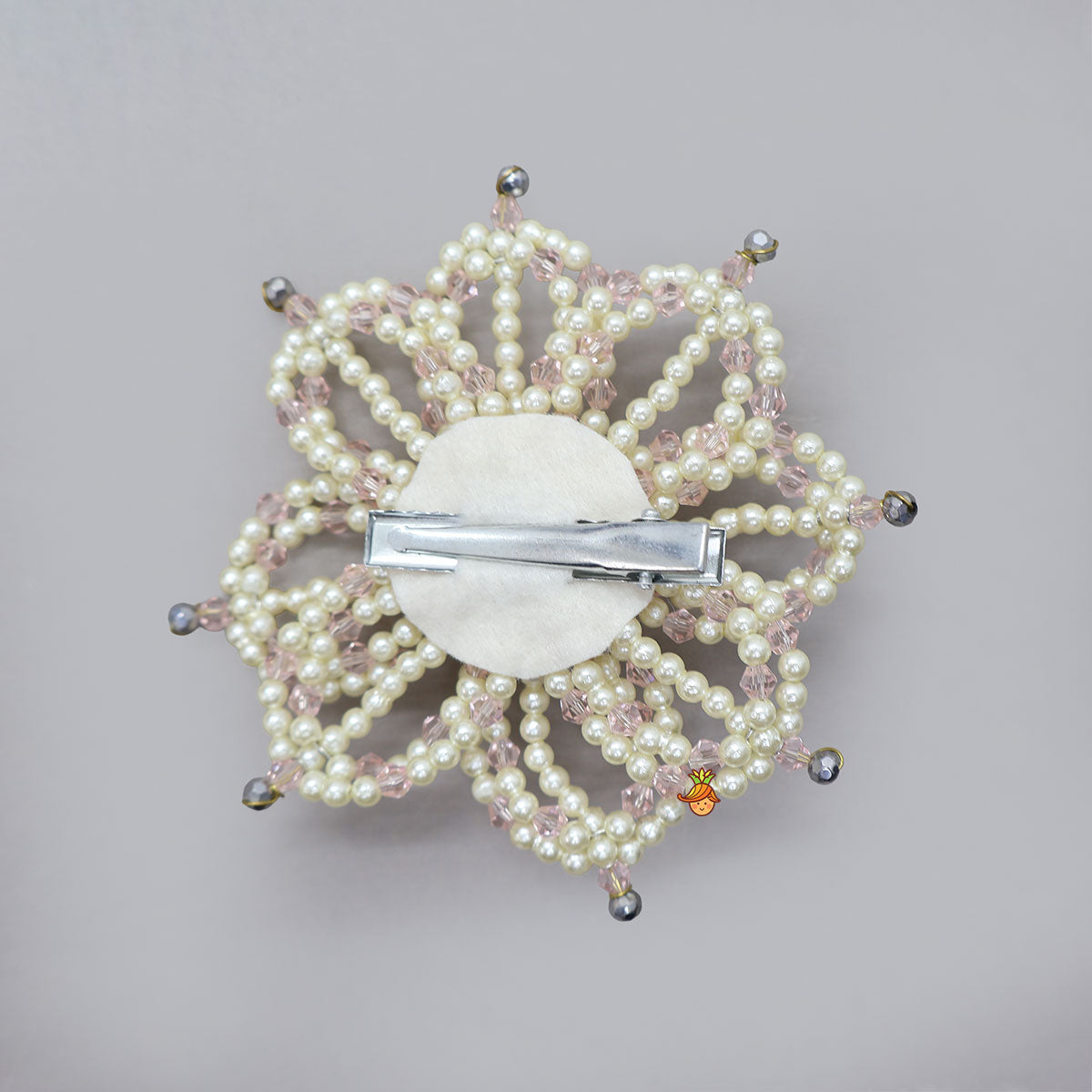 Pearl Flower Design And Studded Hairclip