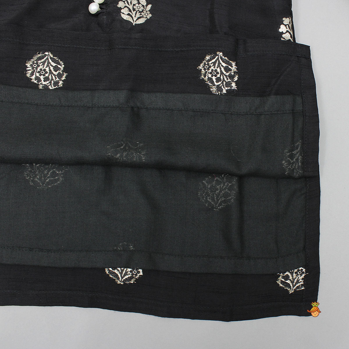 Pre Order: Black Embroidered Kurta With Pyjama