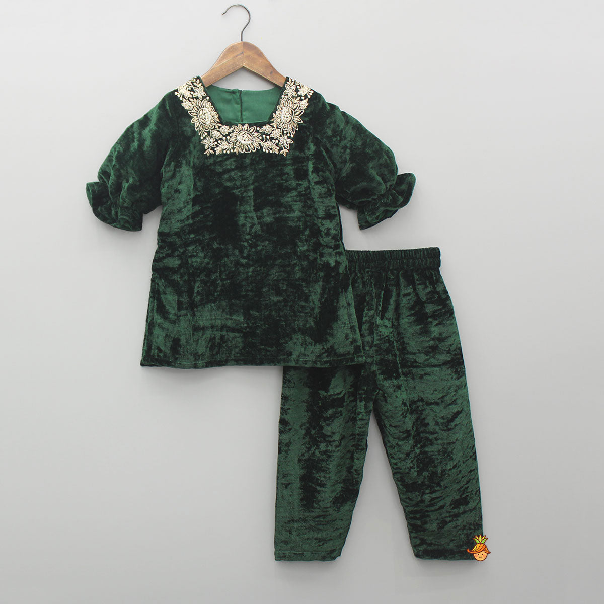 Pre Order: Green Velvet Zardozi Embroidered Kurti And Pant