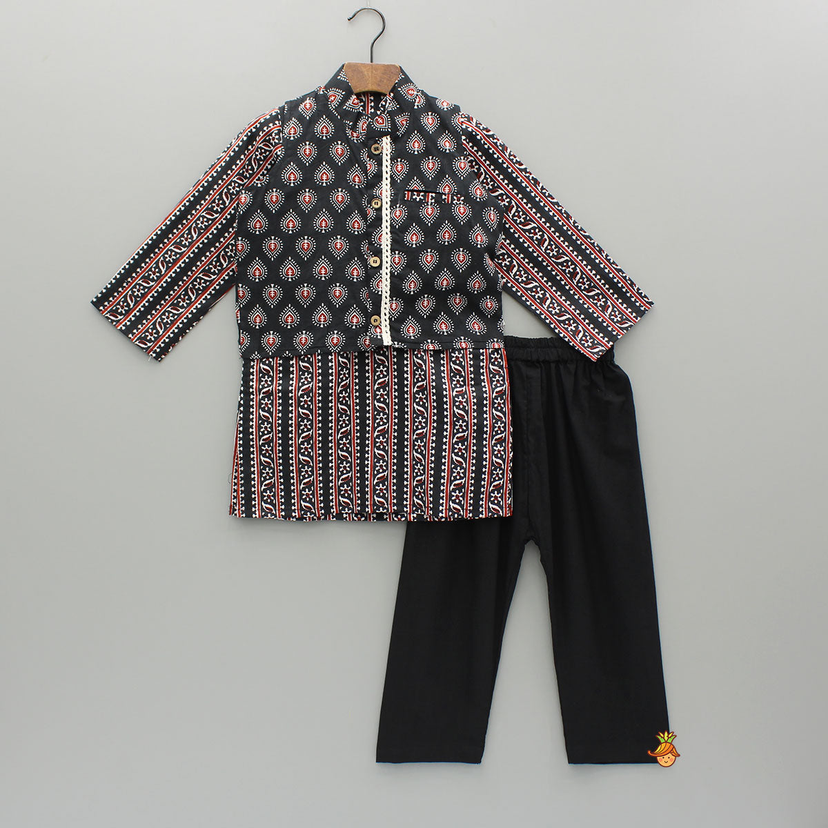 Pre Order: Black Printed Kurta And Jacket With Pyjama