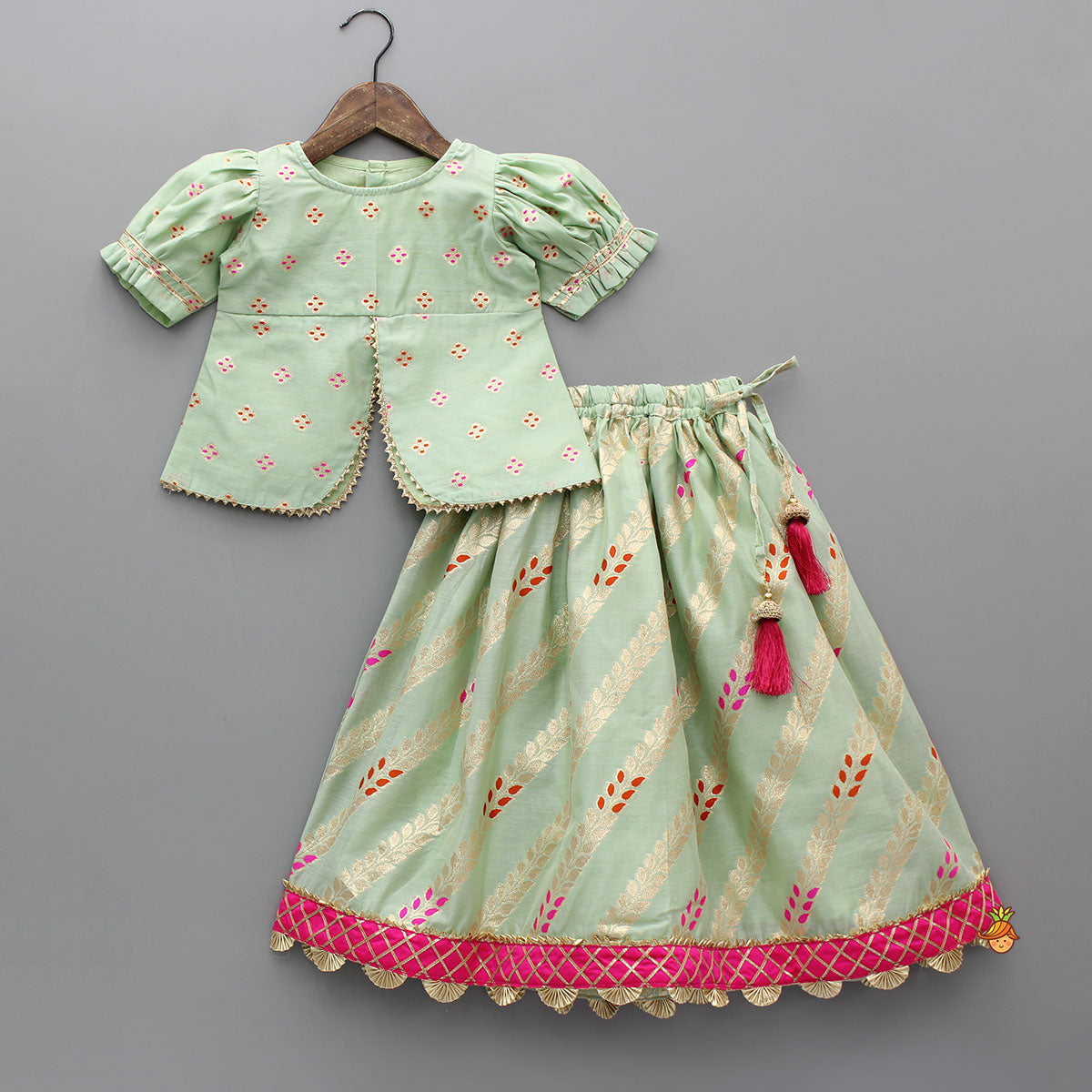 Pre Order: Green Chanderi Embroidered Kurti And Lehenga