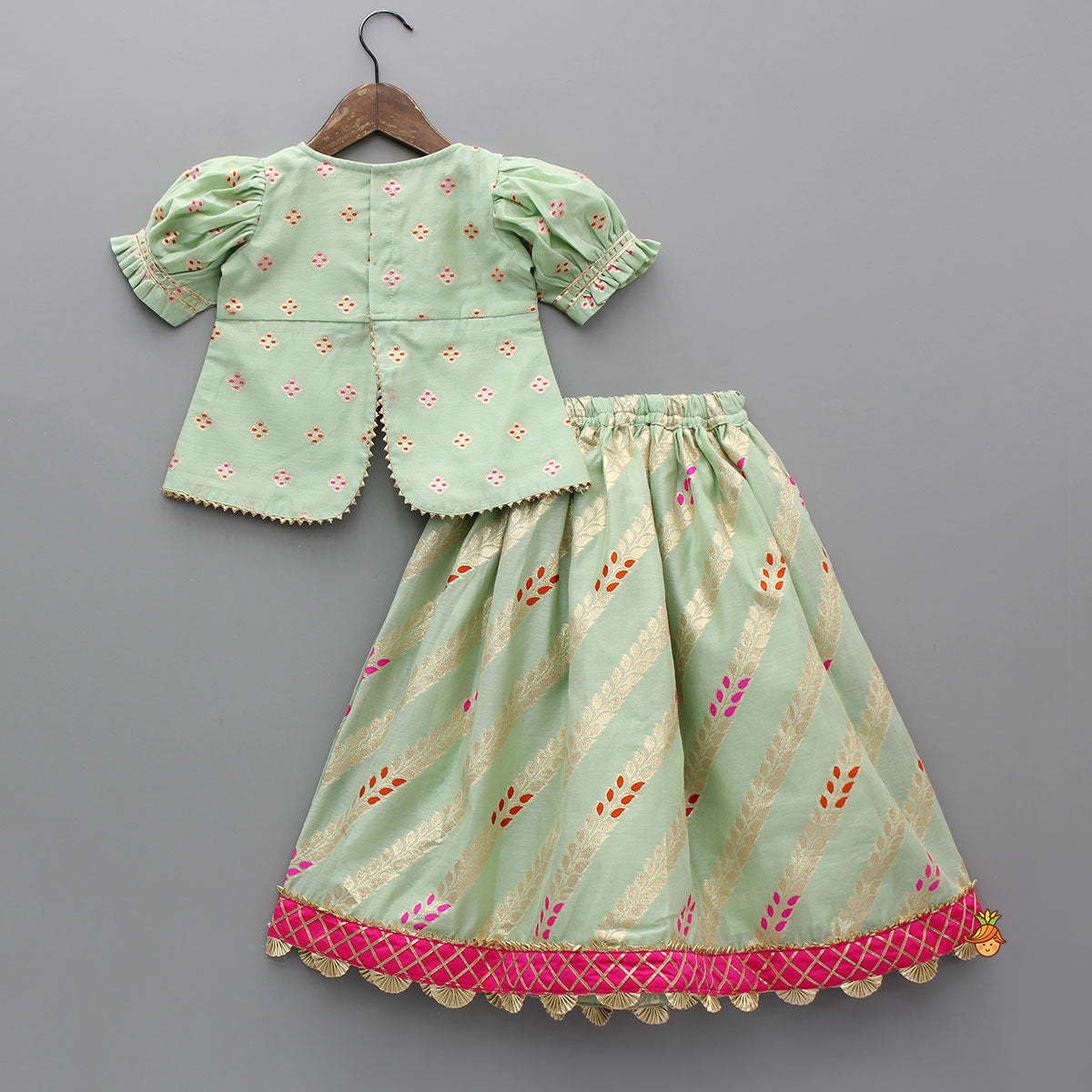Pre Order: Green Chanderi Embroidered Kurti And Lehenga