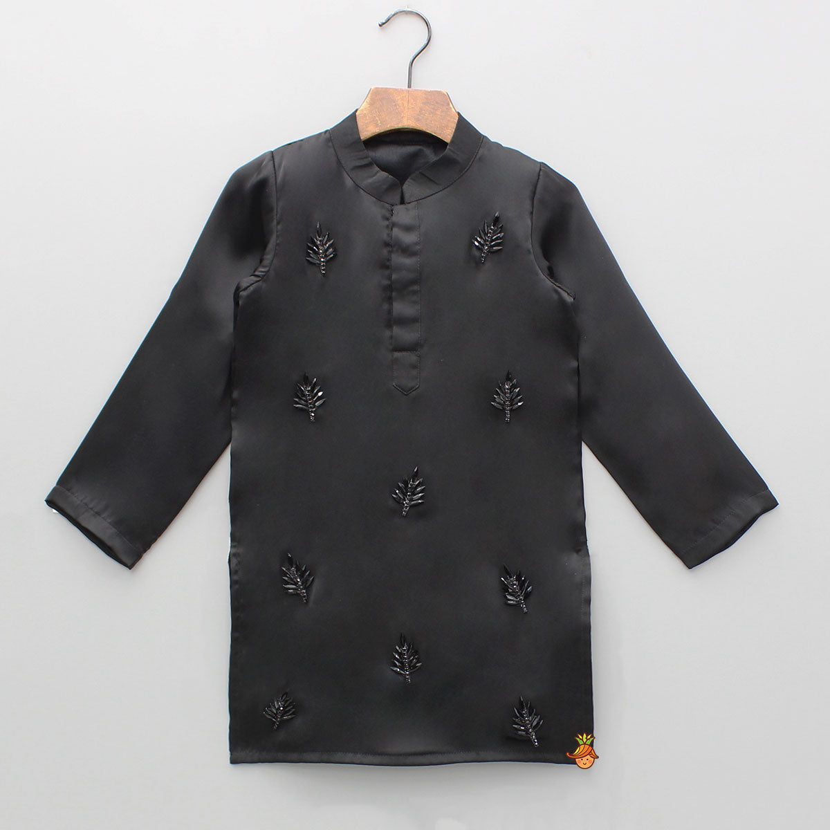 Pre Order: Black Embellished Kurta And Pant