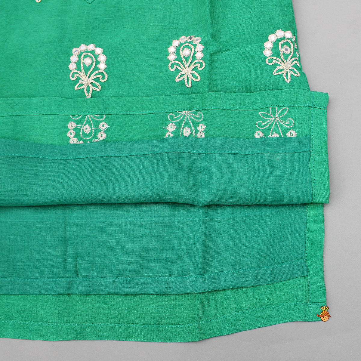 Pre Order: Green Embroidered Kurta And Pyjama