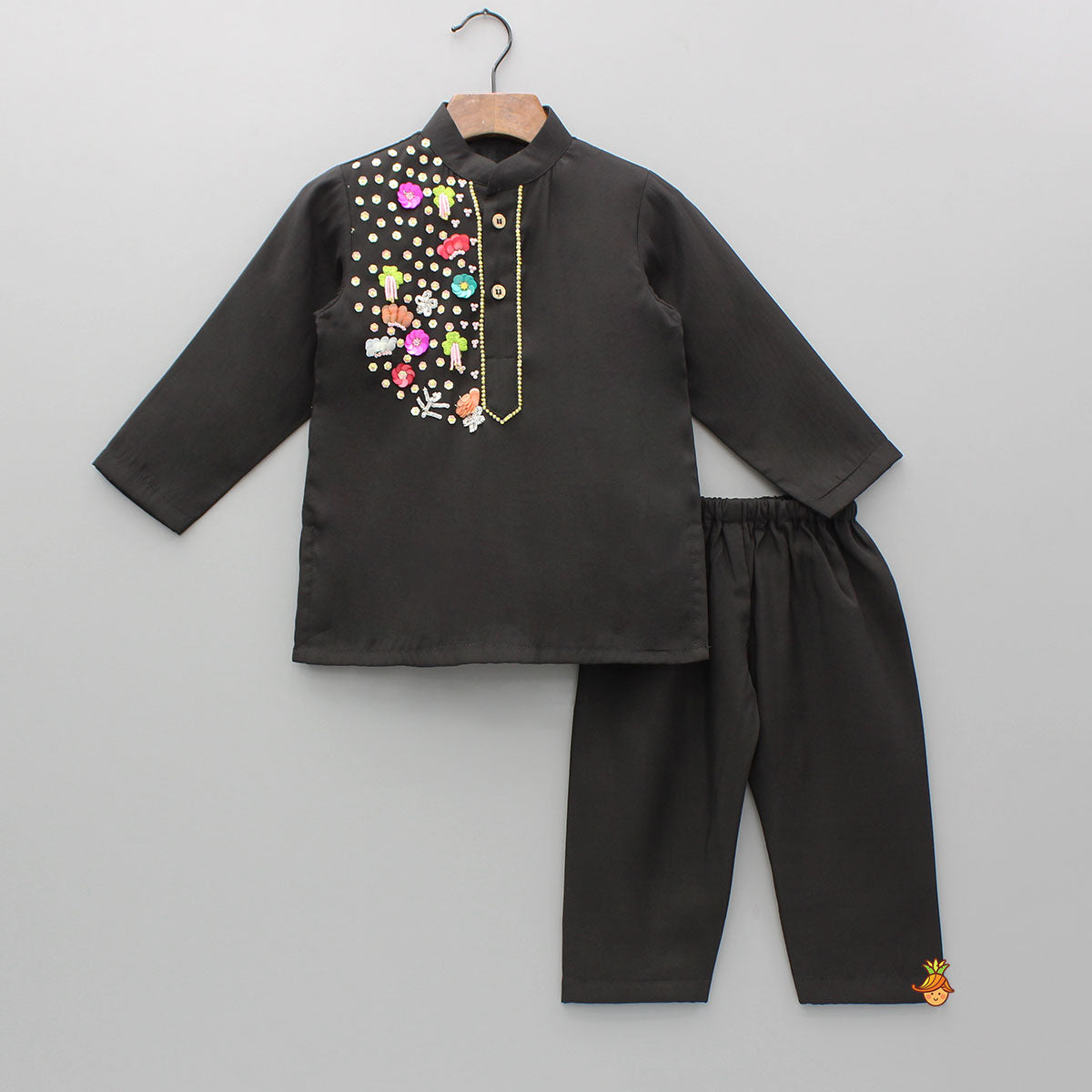 Pre Order: Black Embroidered Kurta And Pyjama